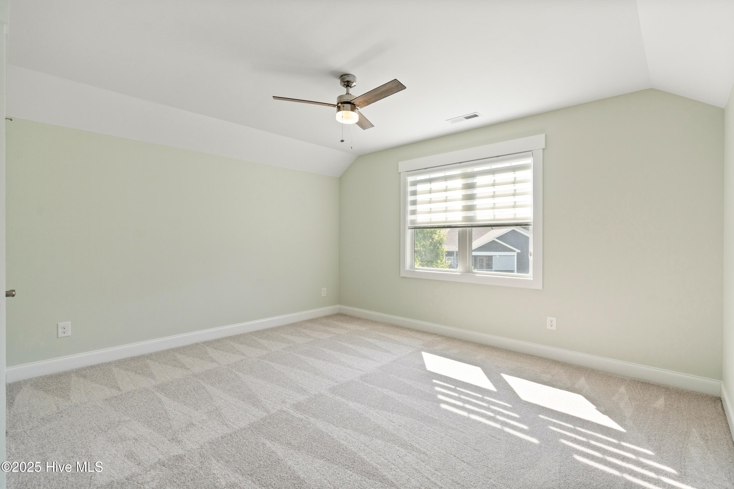 108 S Lamplighters Walk