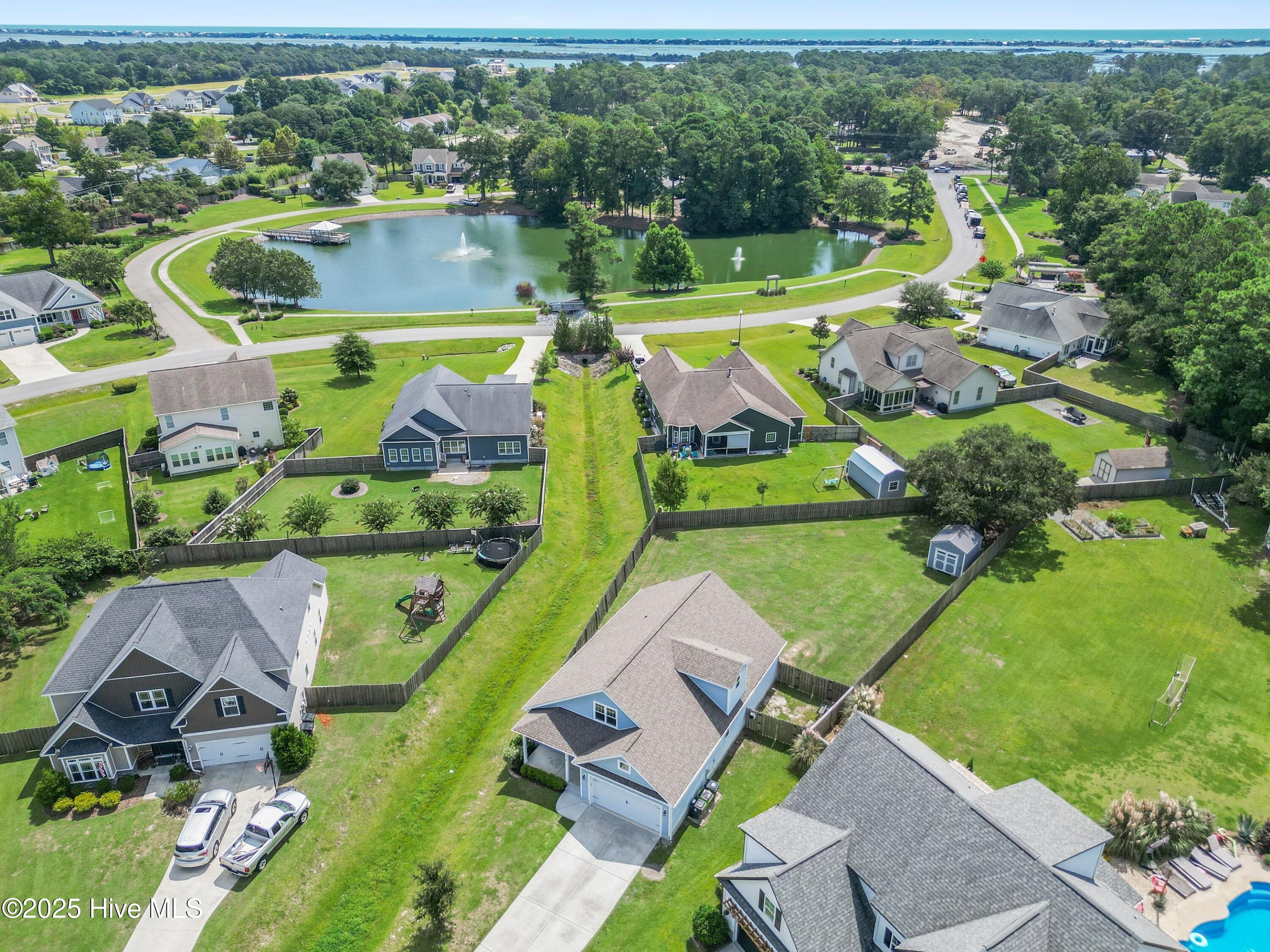 108 S Lamplighters Walk