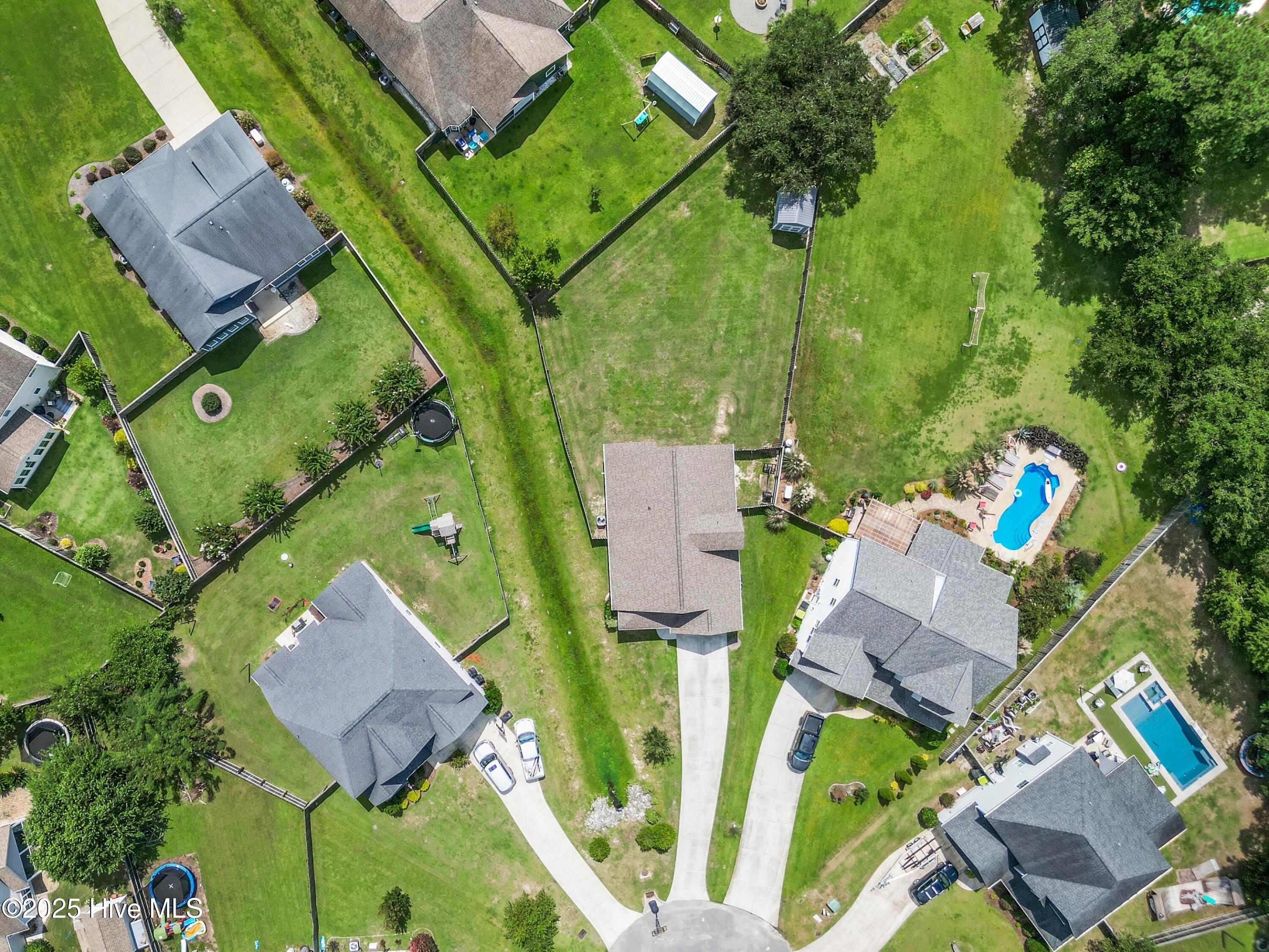 108 S Lamplighters Walk