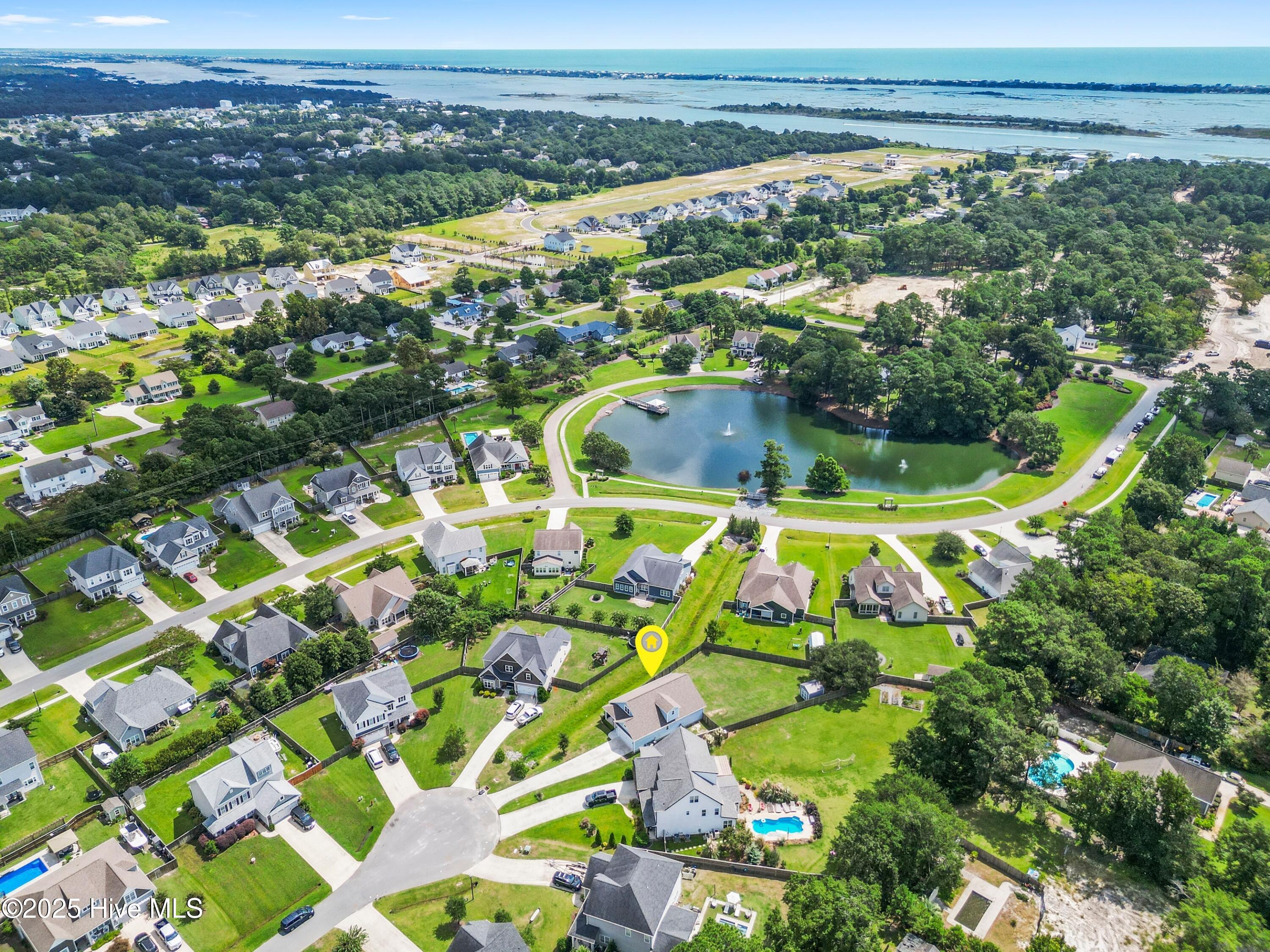 108 S Lamplighters Walk