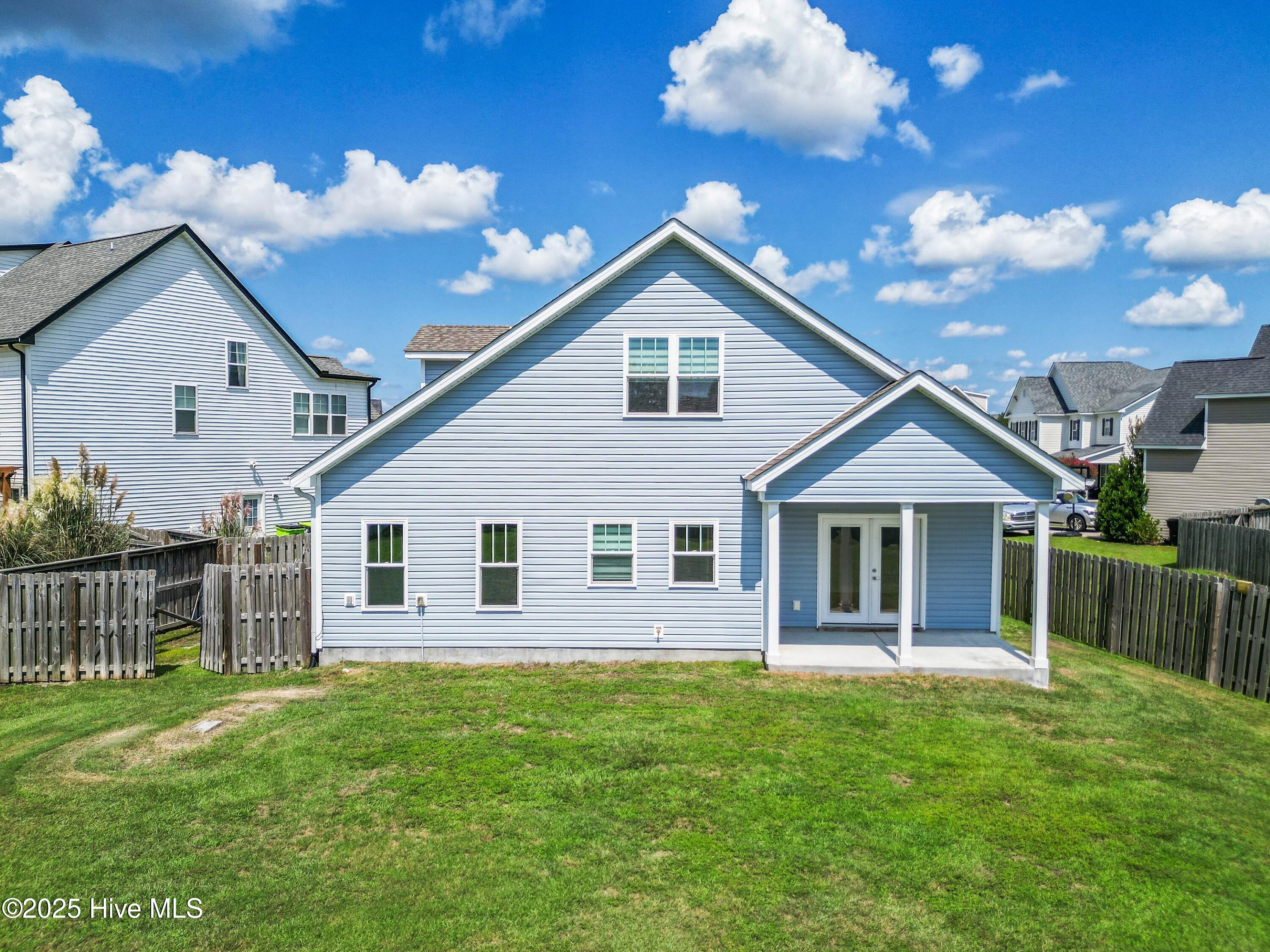 108 S Lamplighters Walk