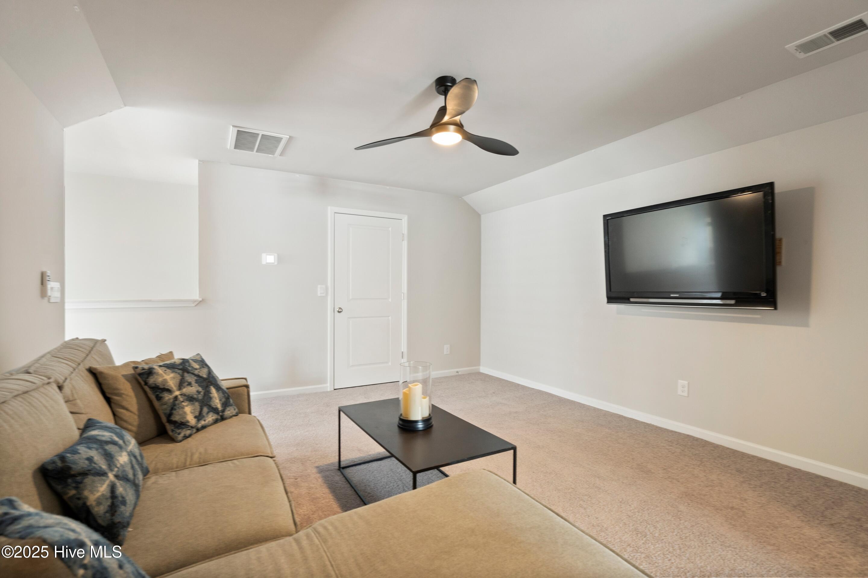 1264 Hidden Creek Drive NE