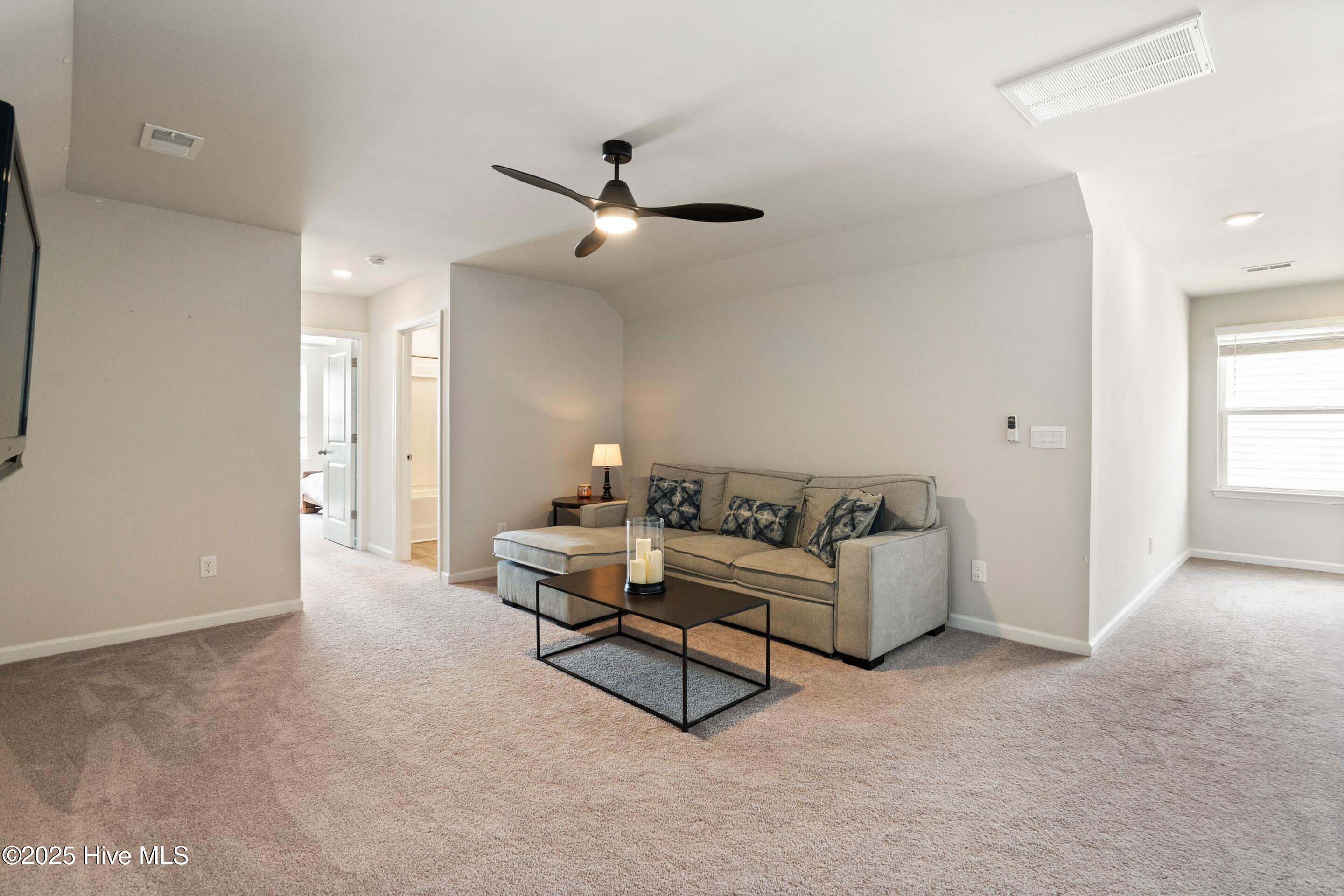 1264 Hidden Creek Drive NE