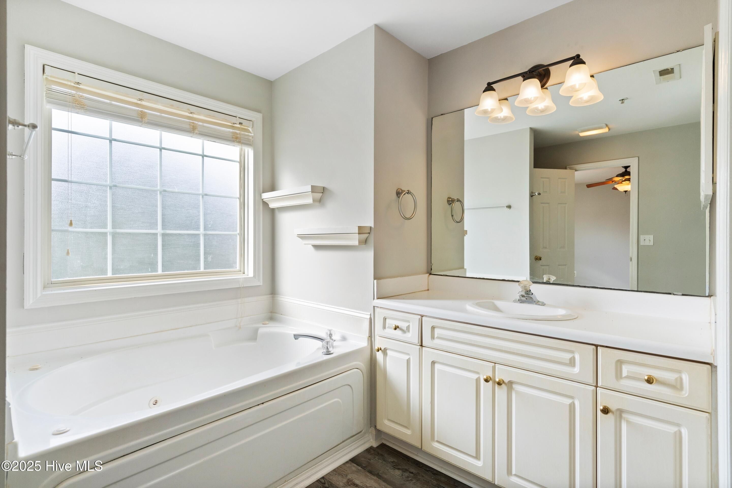 906 Litchfield Way L