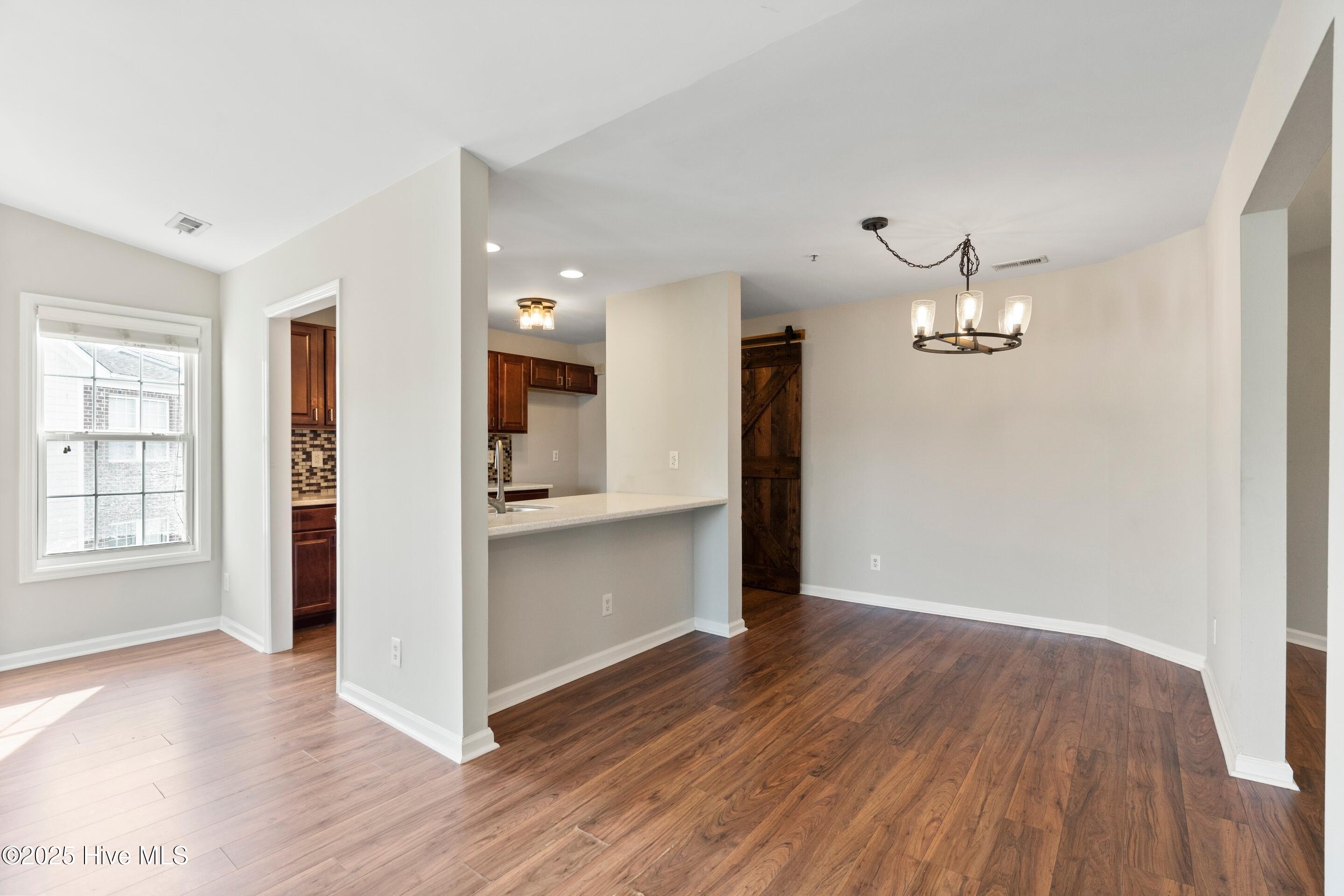 906 Litchfield Way L