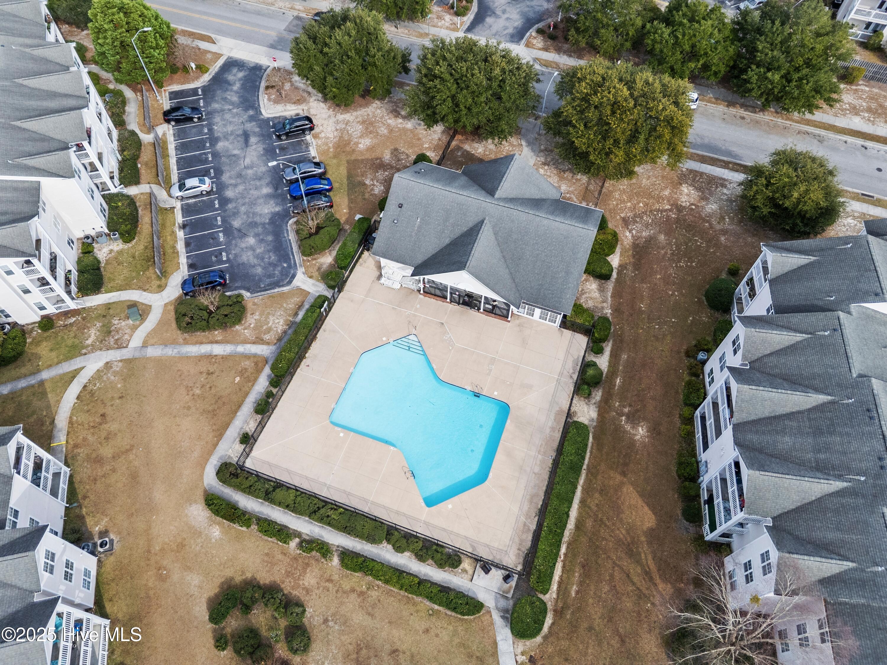 906 Litchfield Way L