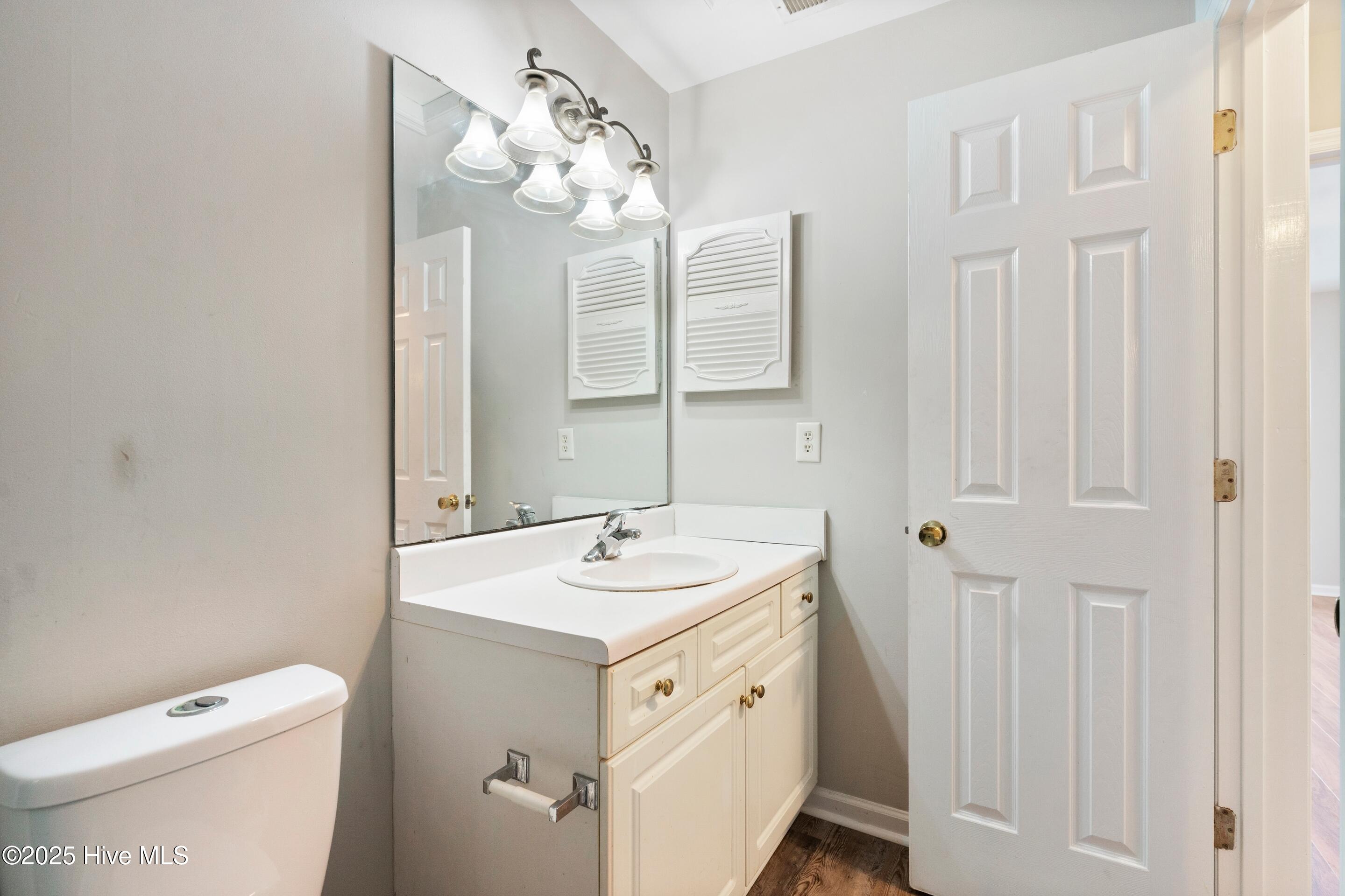 906 Litchfield Way L