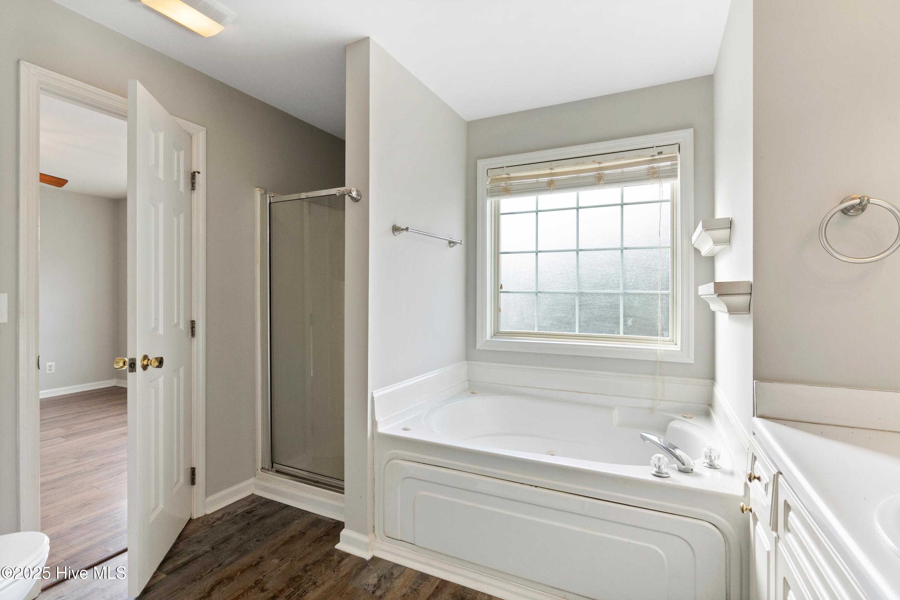 906 Litchfield Way L