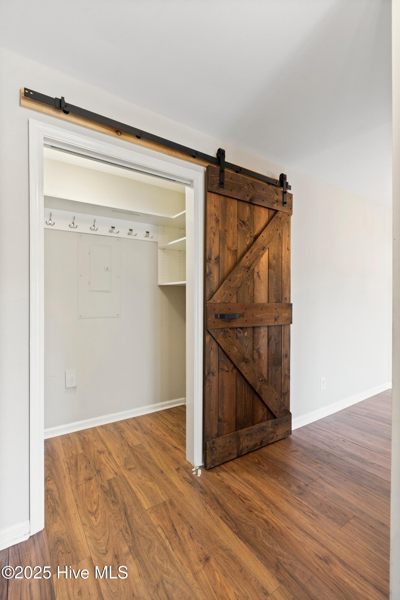 906 Litchfield Way L