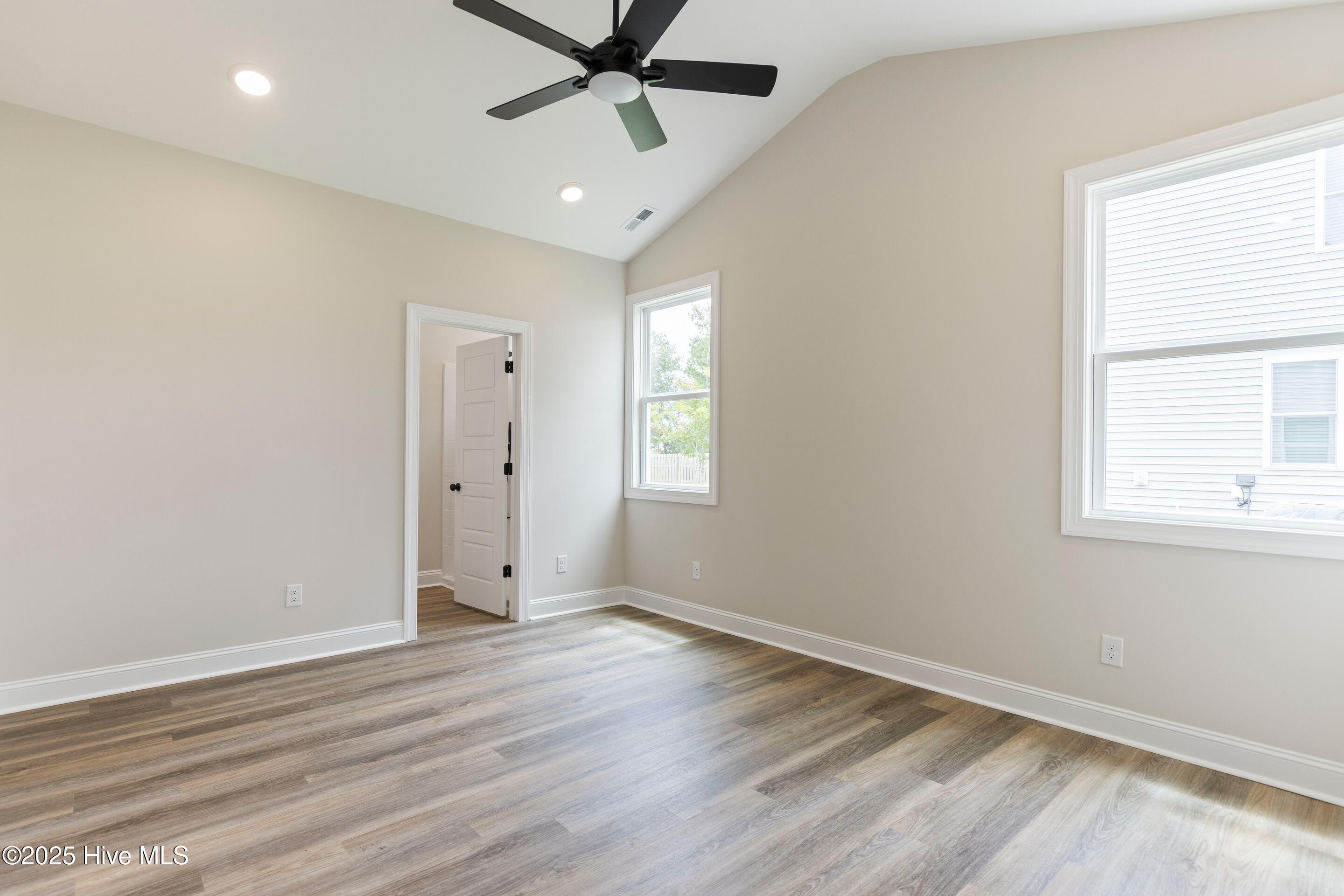 658 Sanctuary Point SW