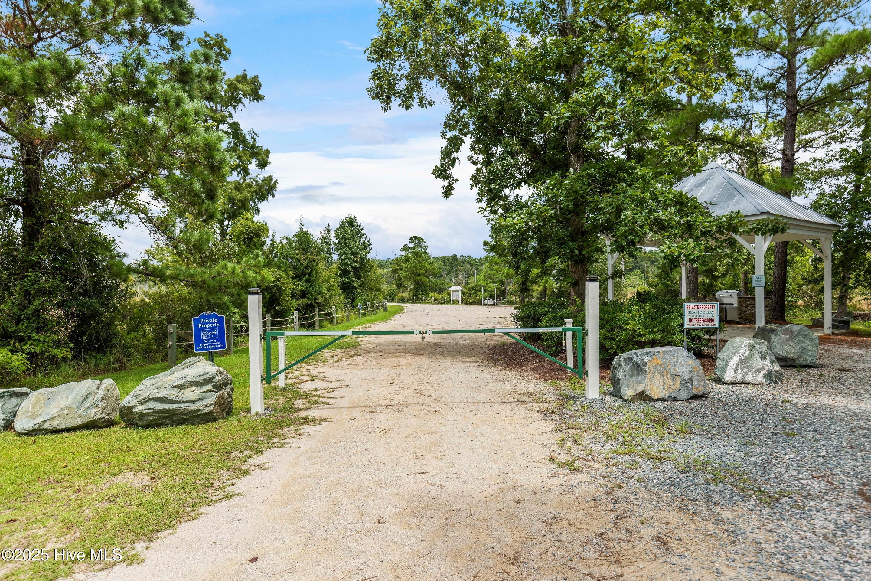 658 Sanctuary Point SW