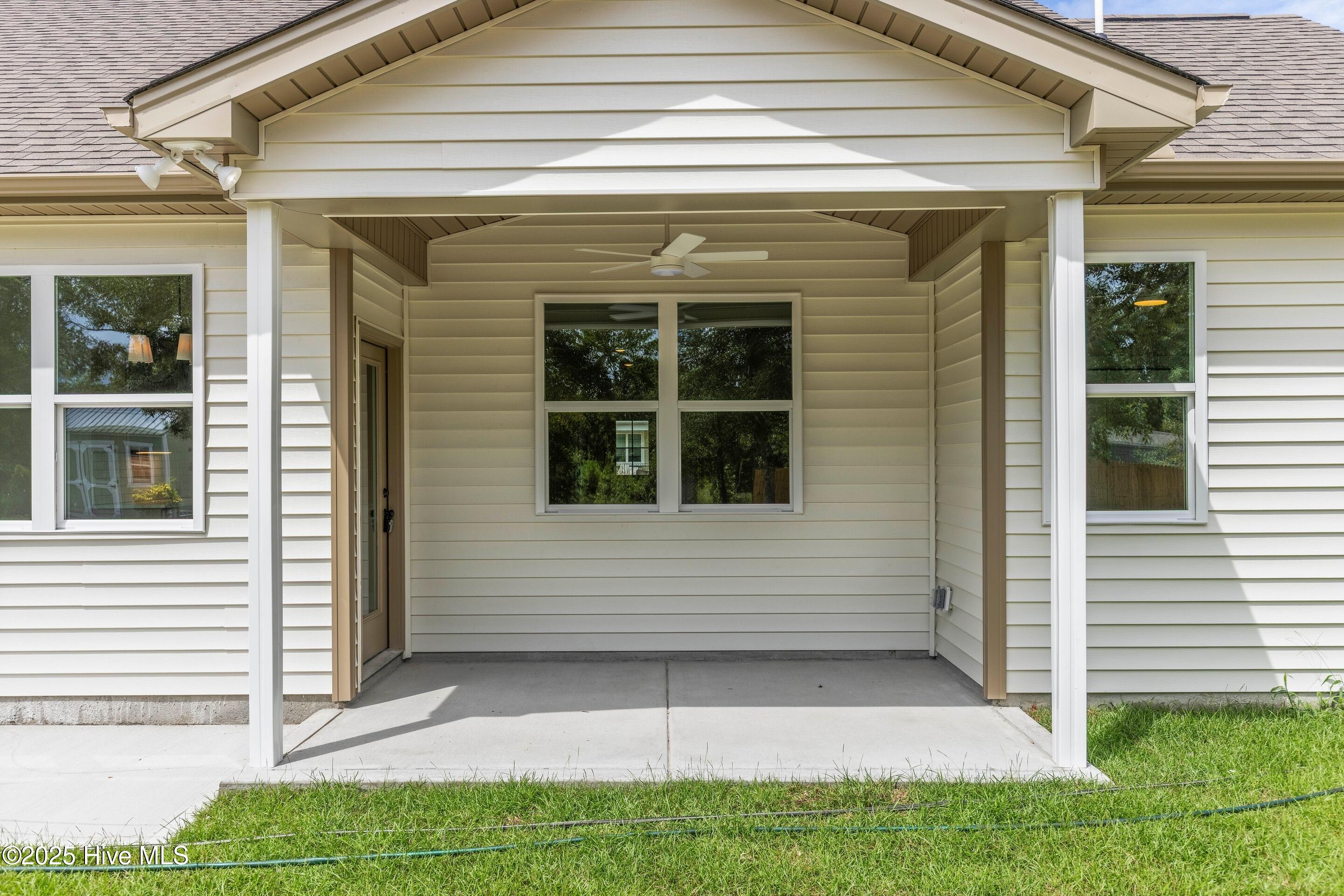 658 Sanctuary Point SW