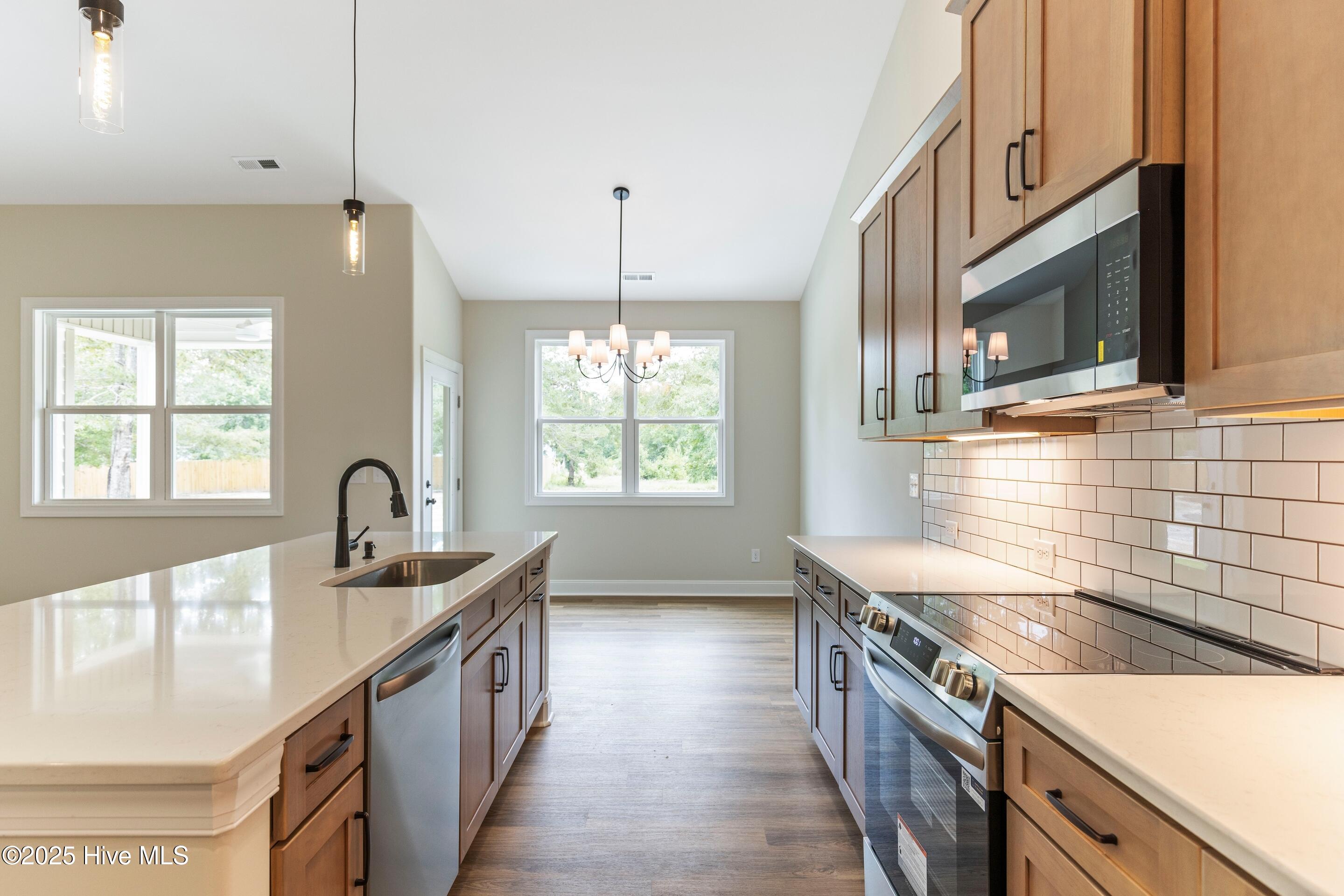 658 Sanctuary Point SW