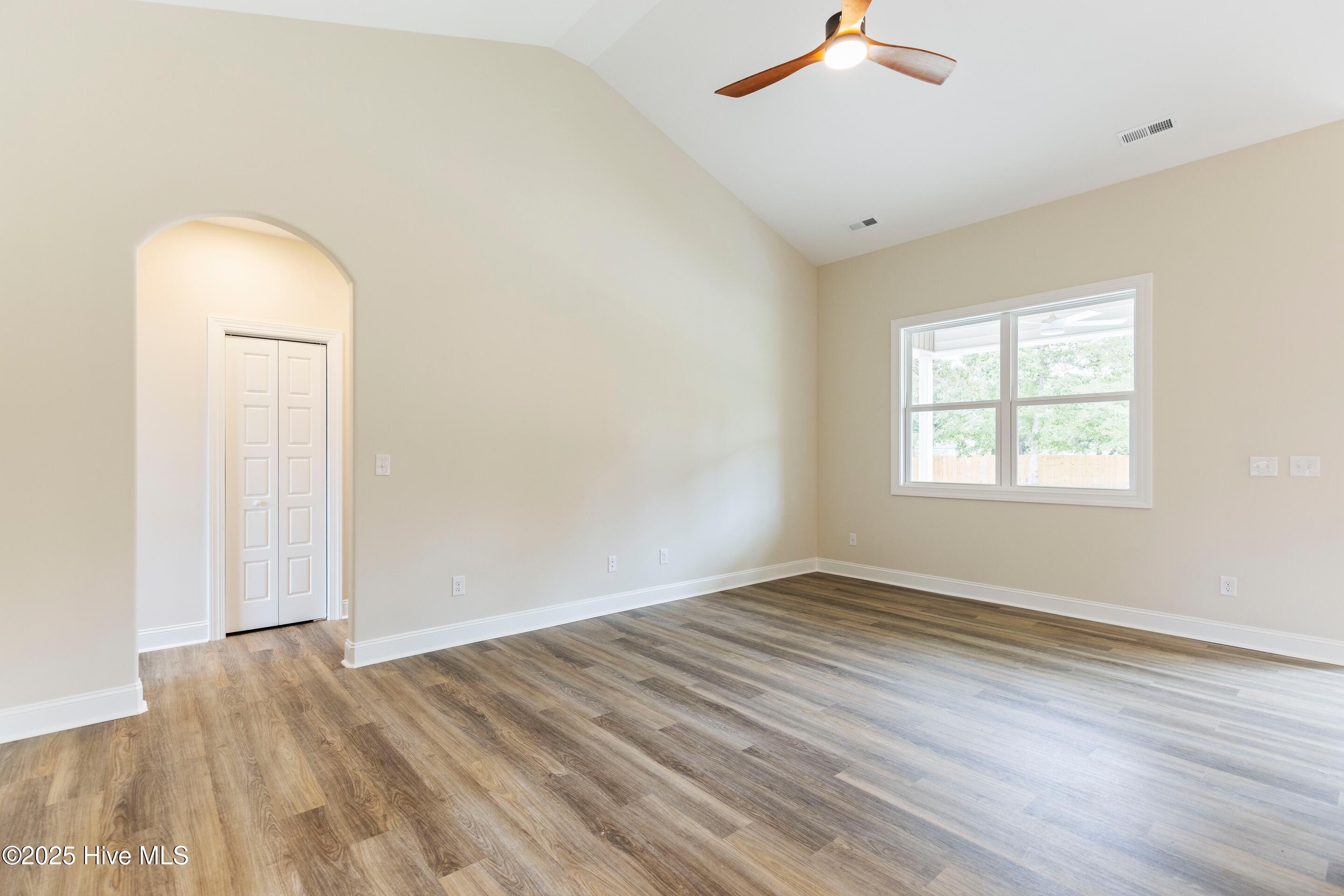 658 Sanctuary Point SW