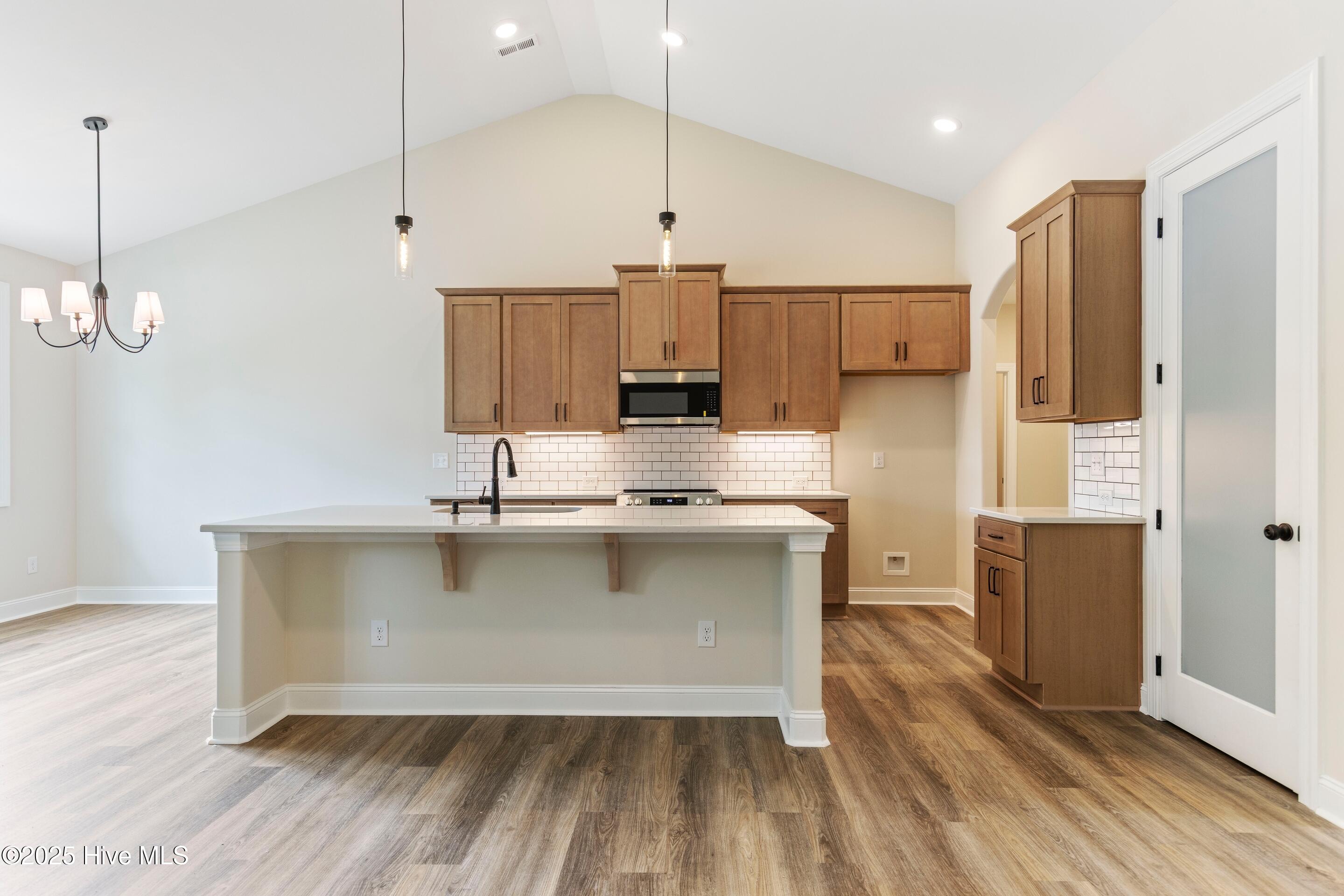 658 Sanctuary Point SW