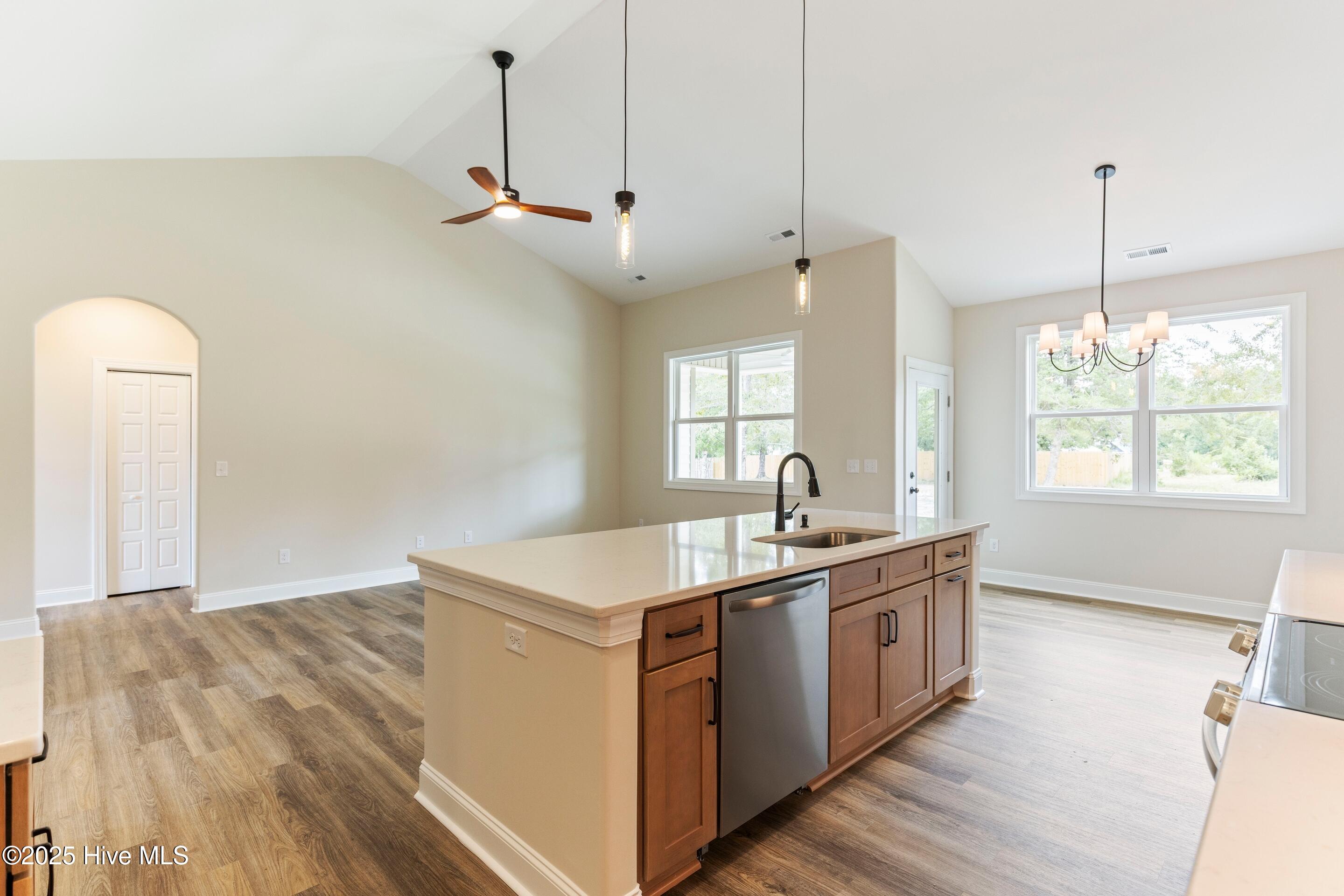 658 Sanctuary Point SW