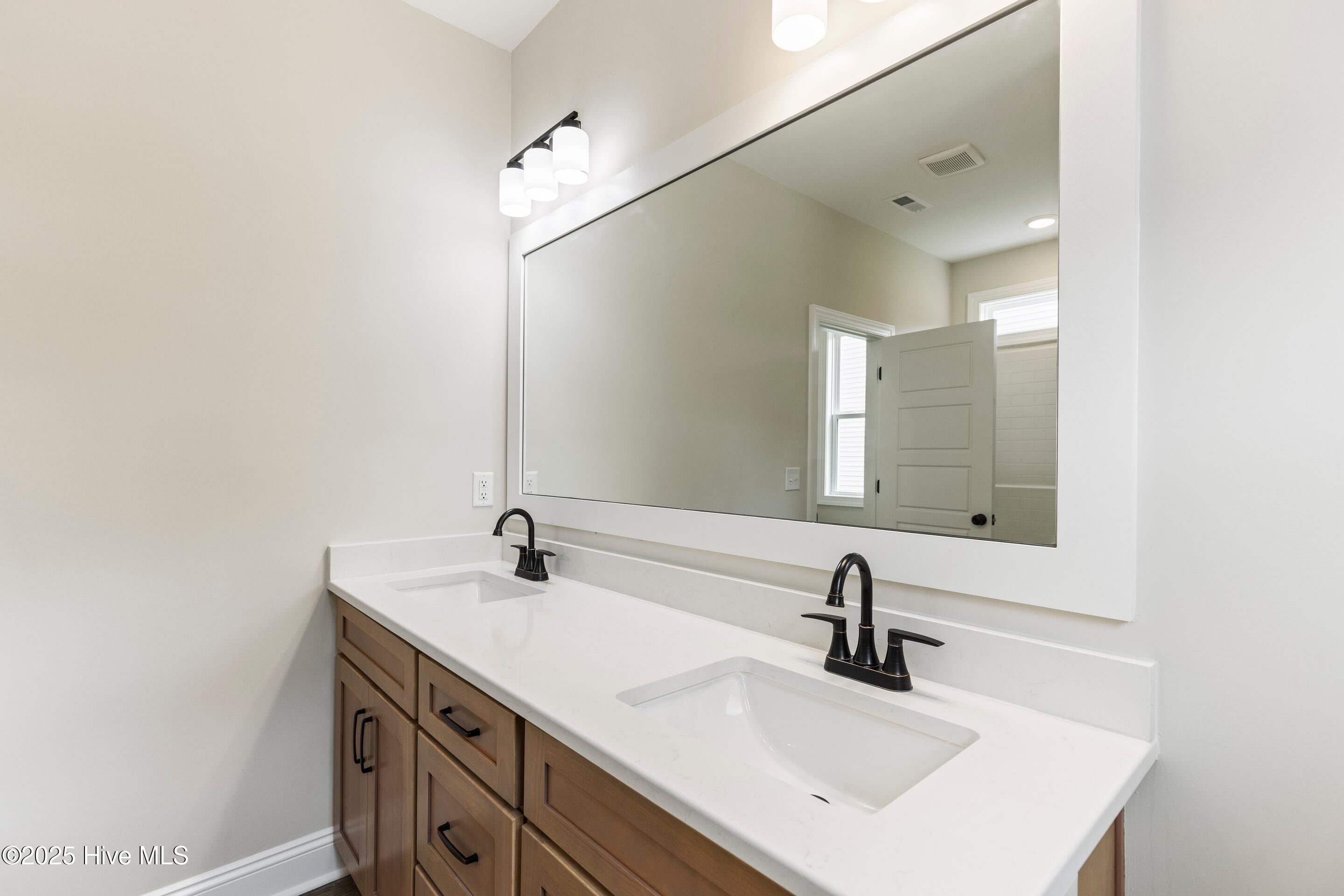 658 Sanctuary Point SW