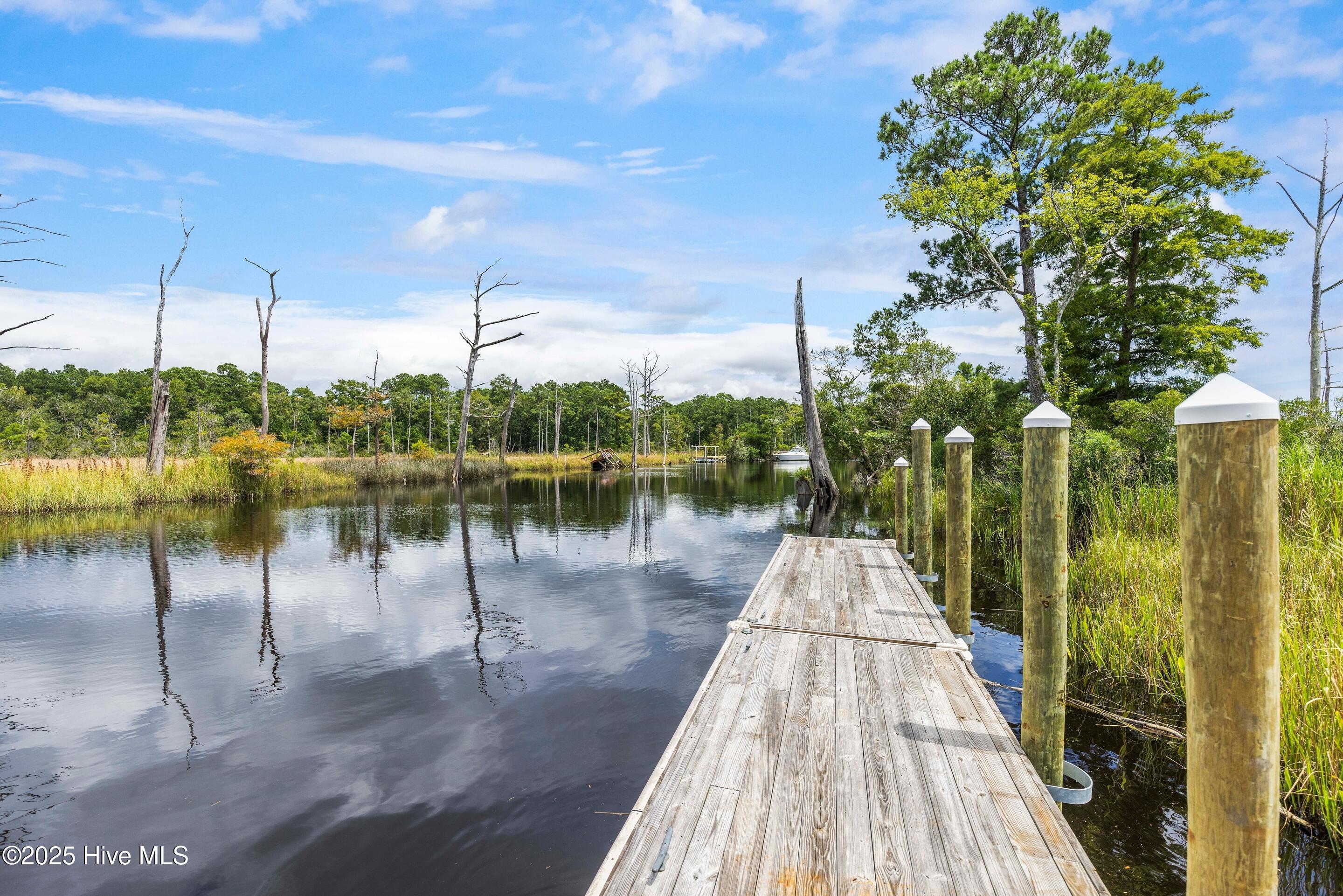 658 Sanctuary Point SW