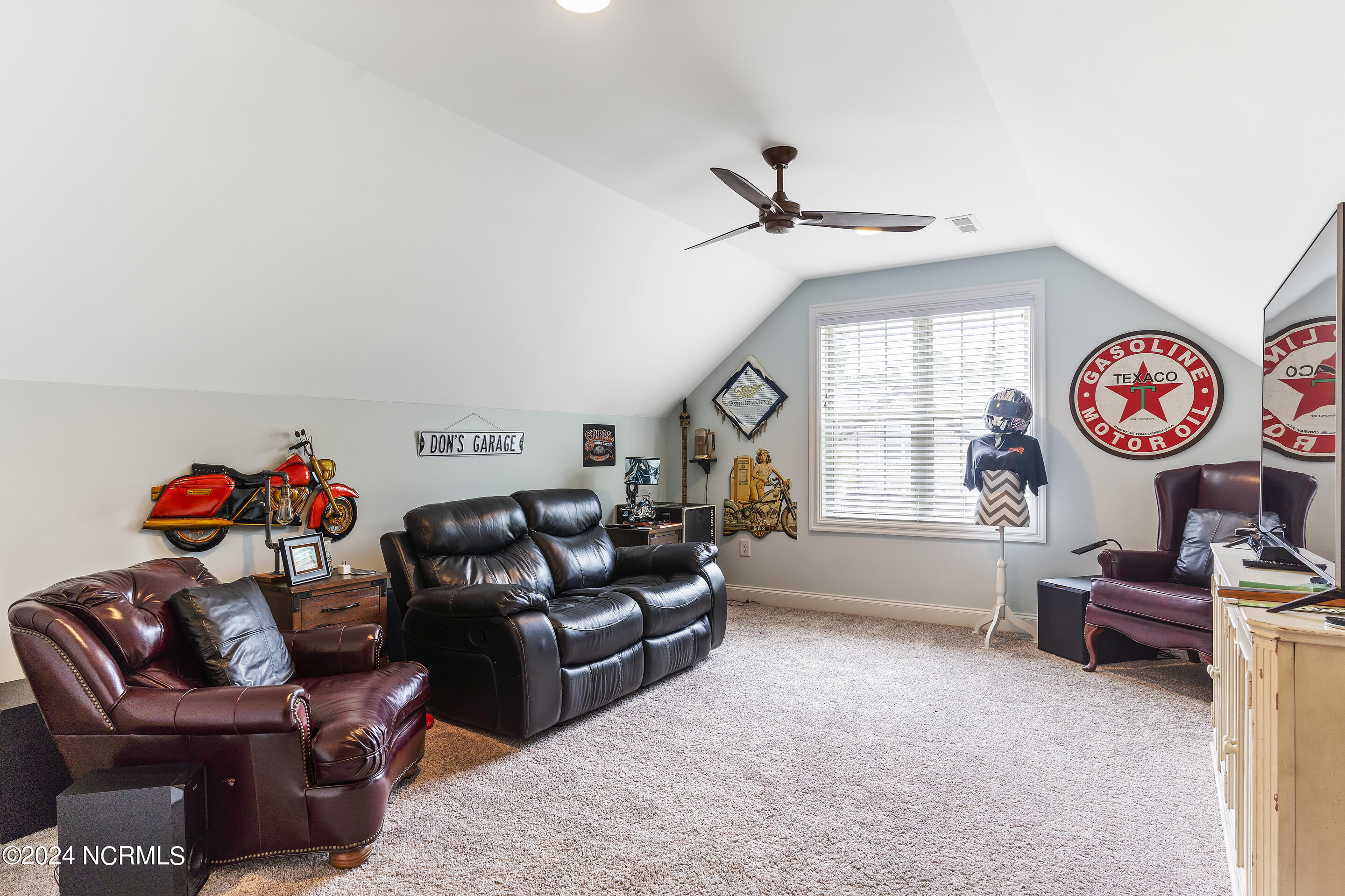 656 Jenoa Drive