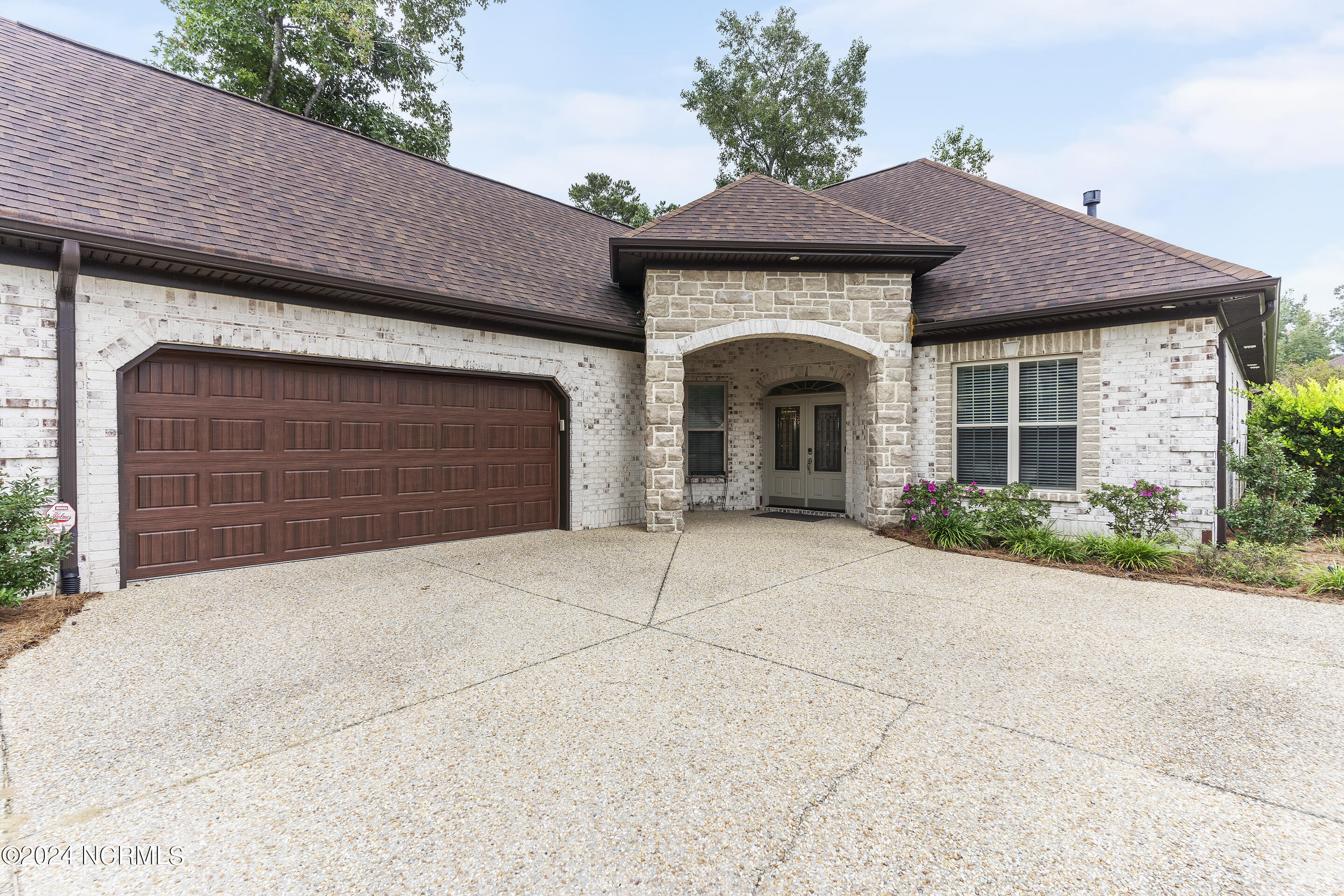 656 Jenoa Drive