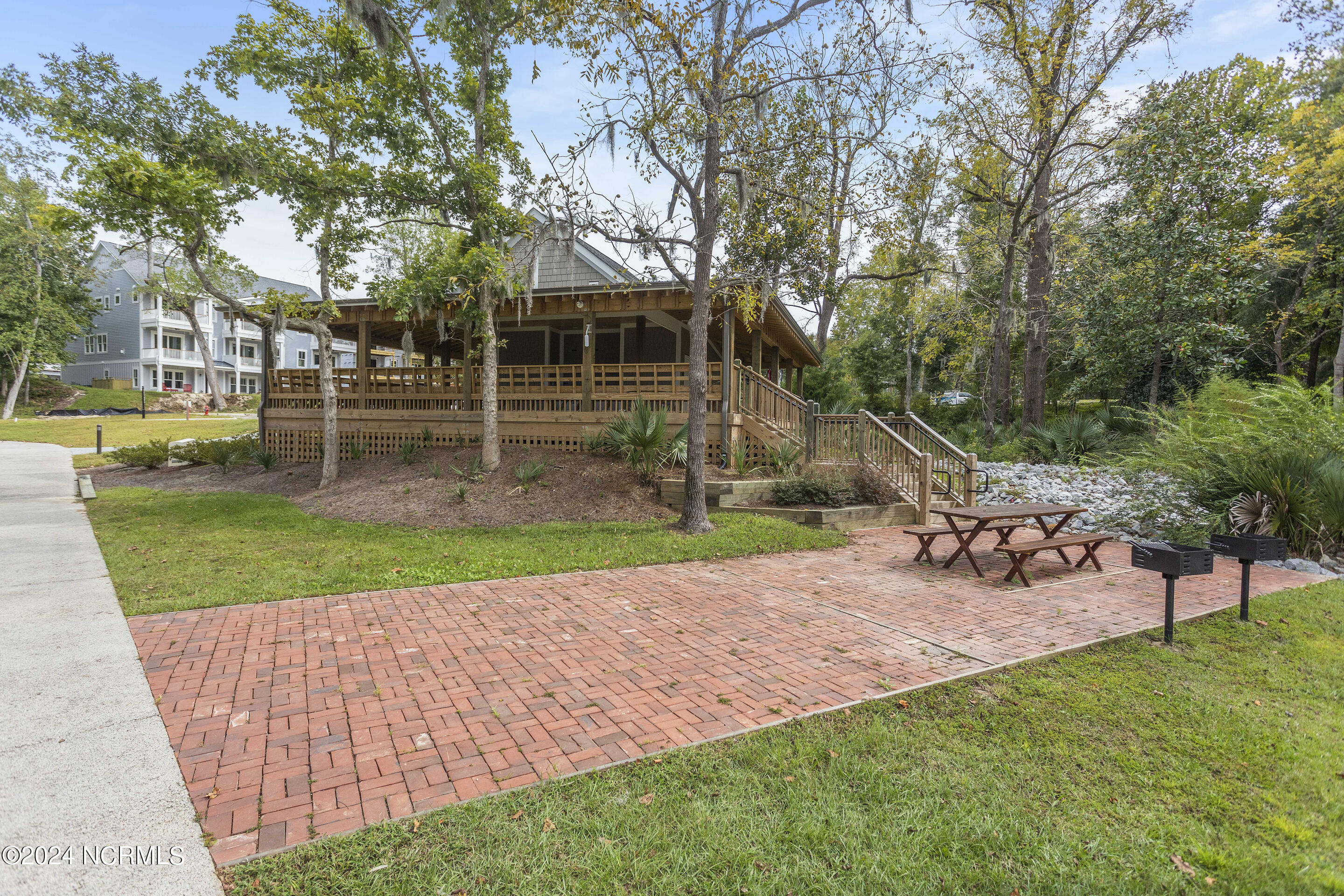656 Jenoa Drive