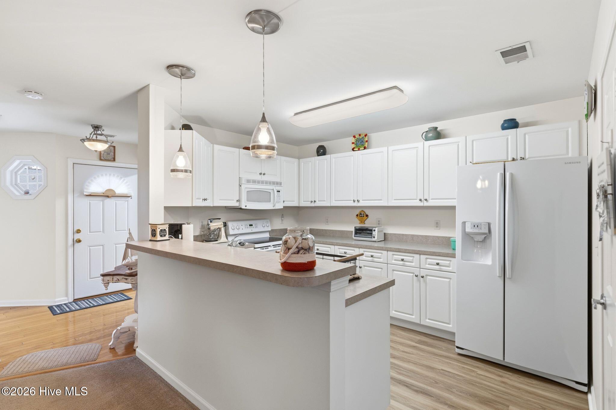 1041 Bridgeport Way