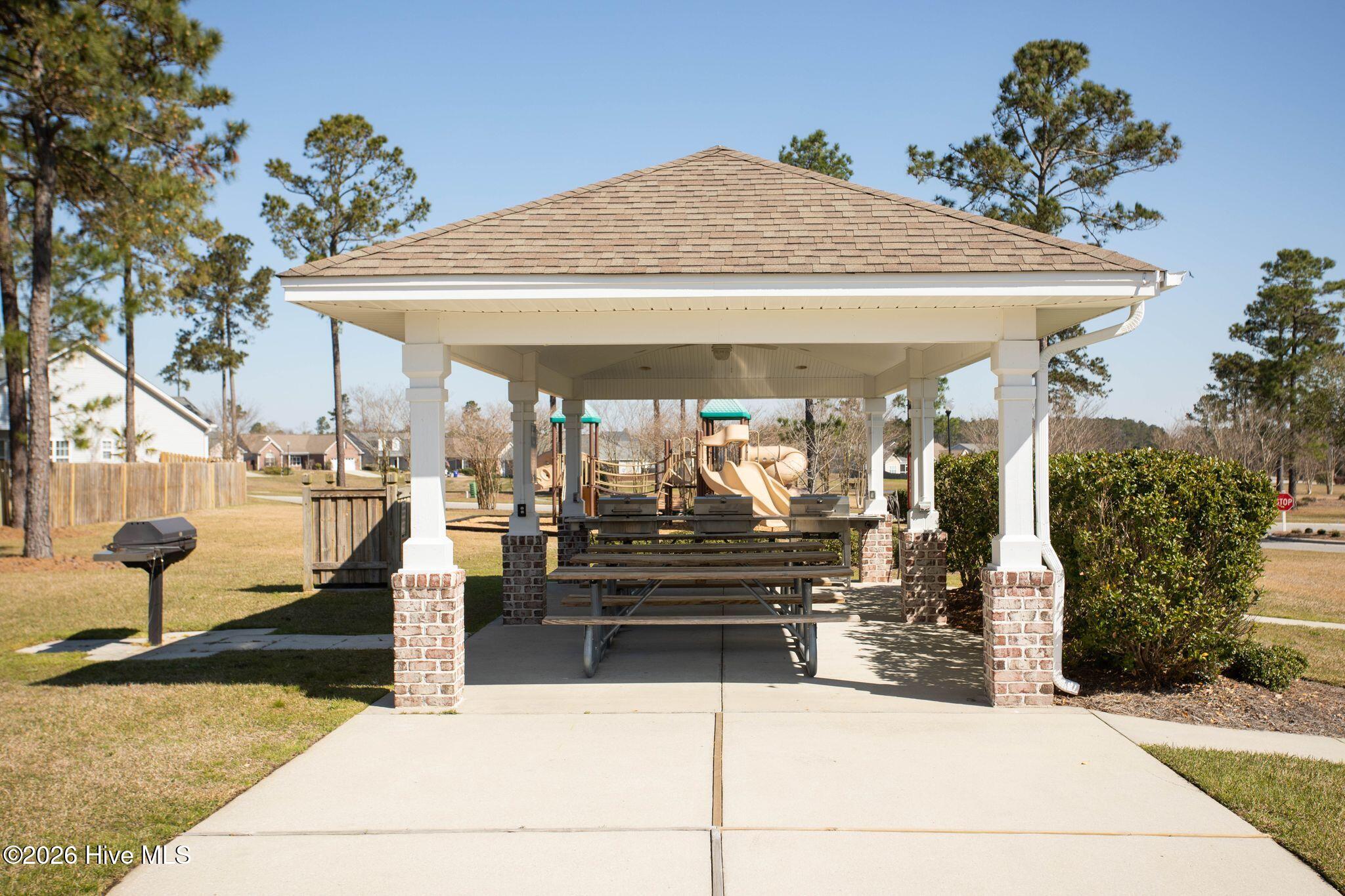 1041 Bridgeport Way