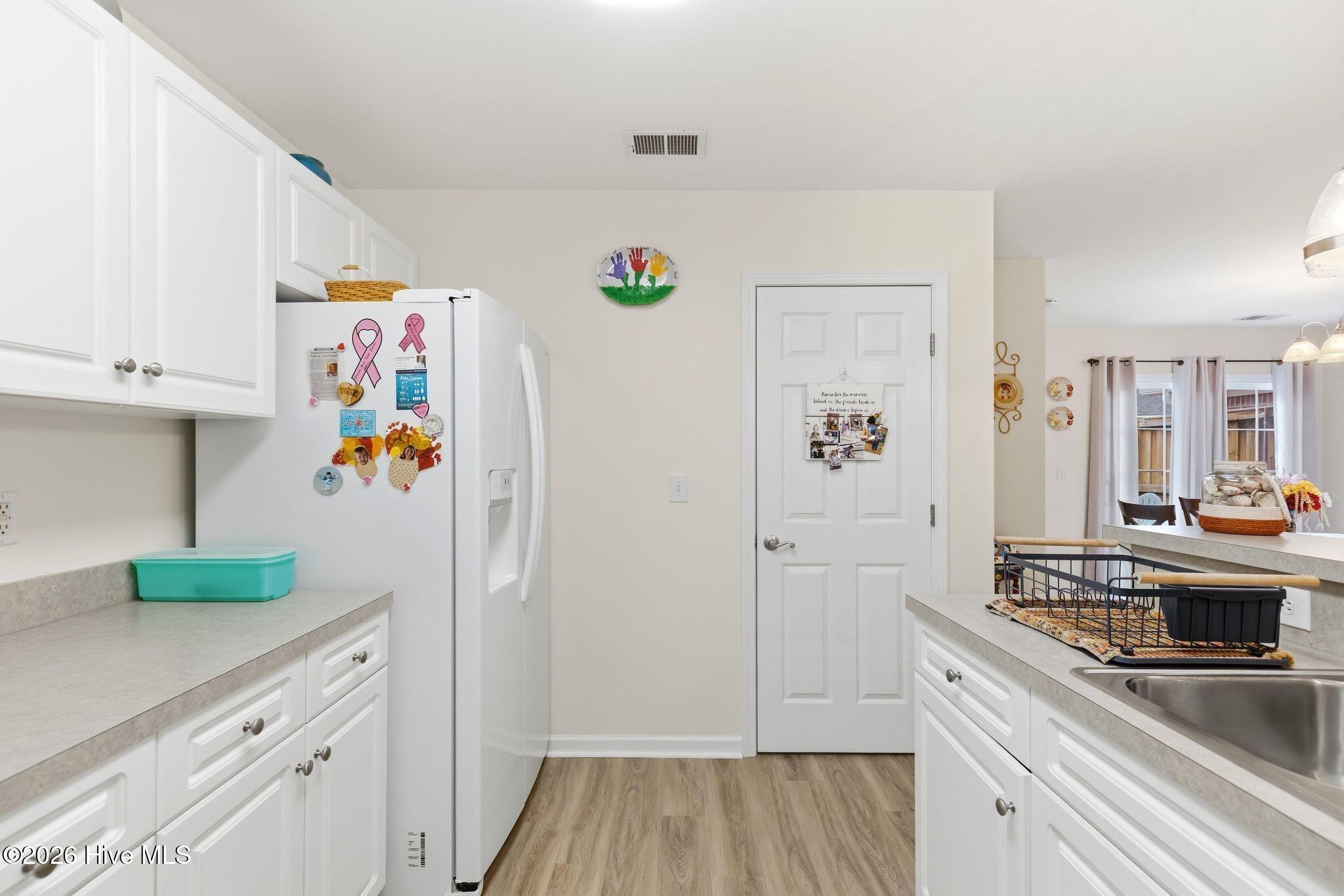 1041 Bridgeport Way