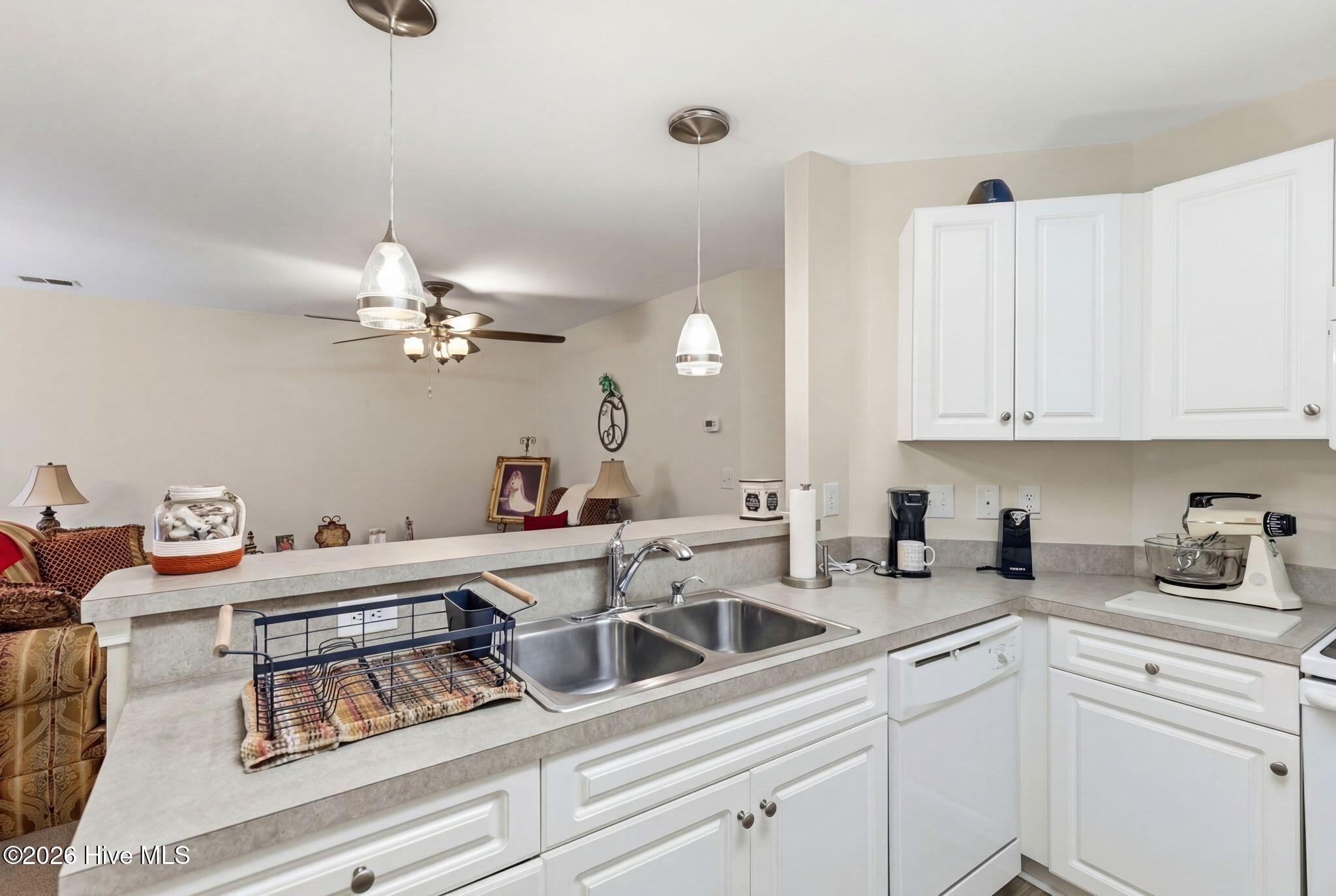 1041 Bridgeport Way