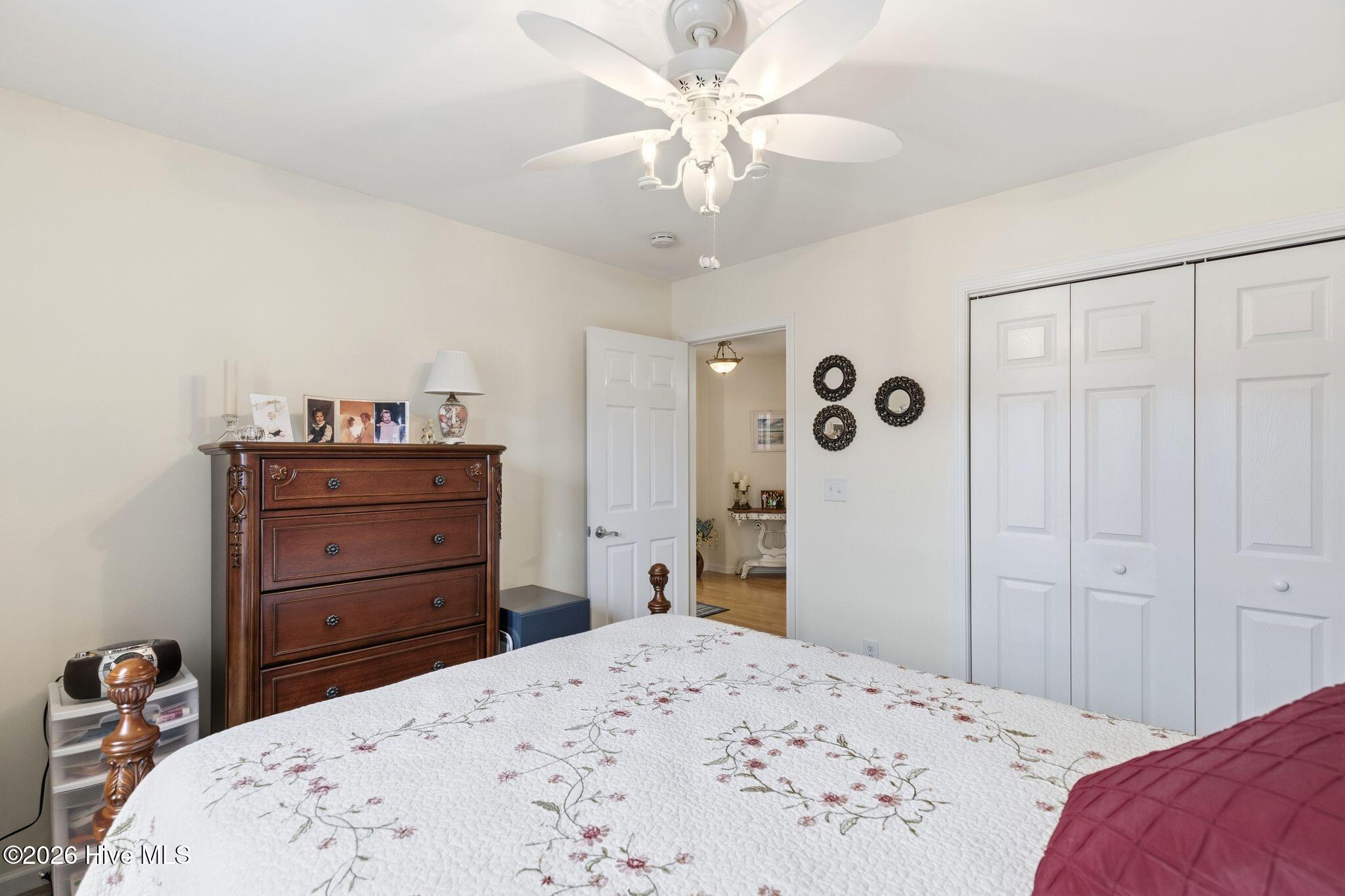 1041 Bridgeport Way