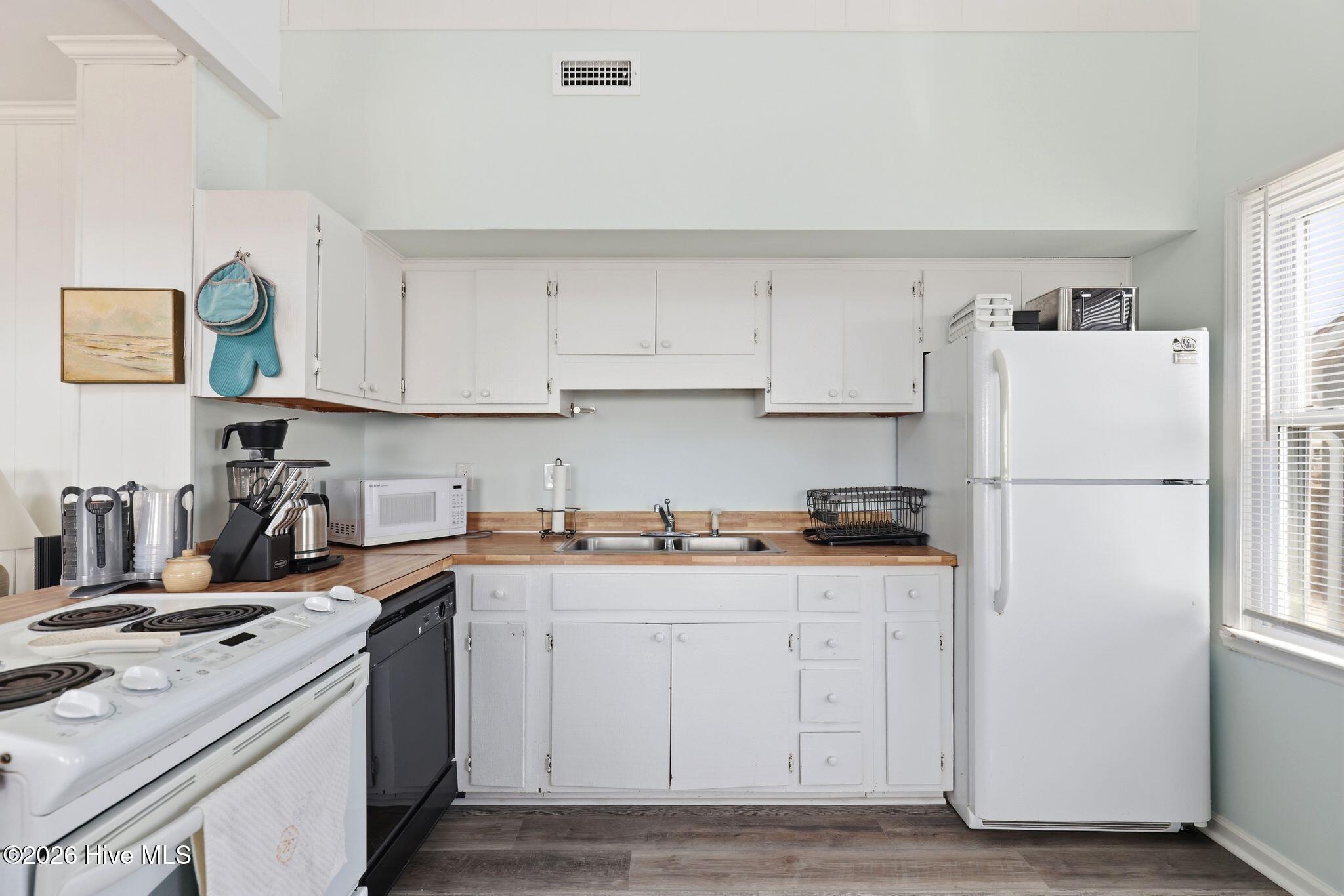 177 Ocean Boulevard E