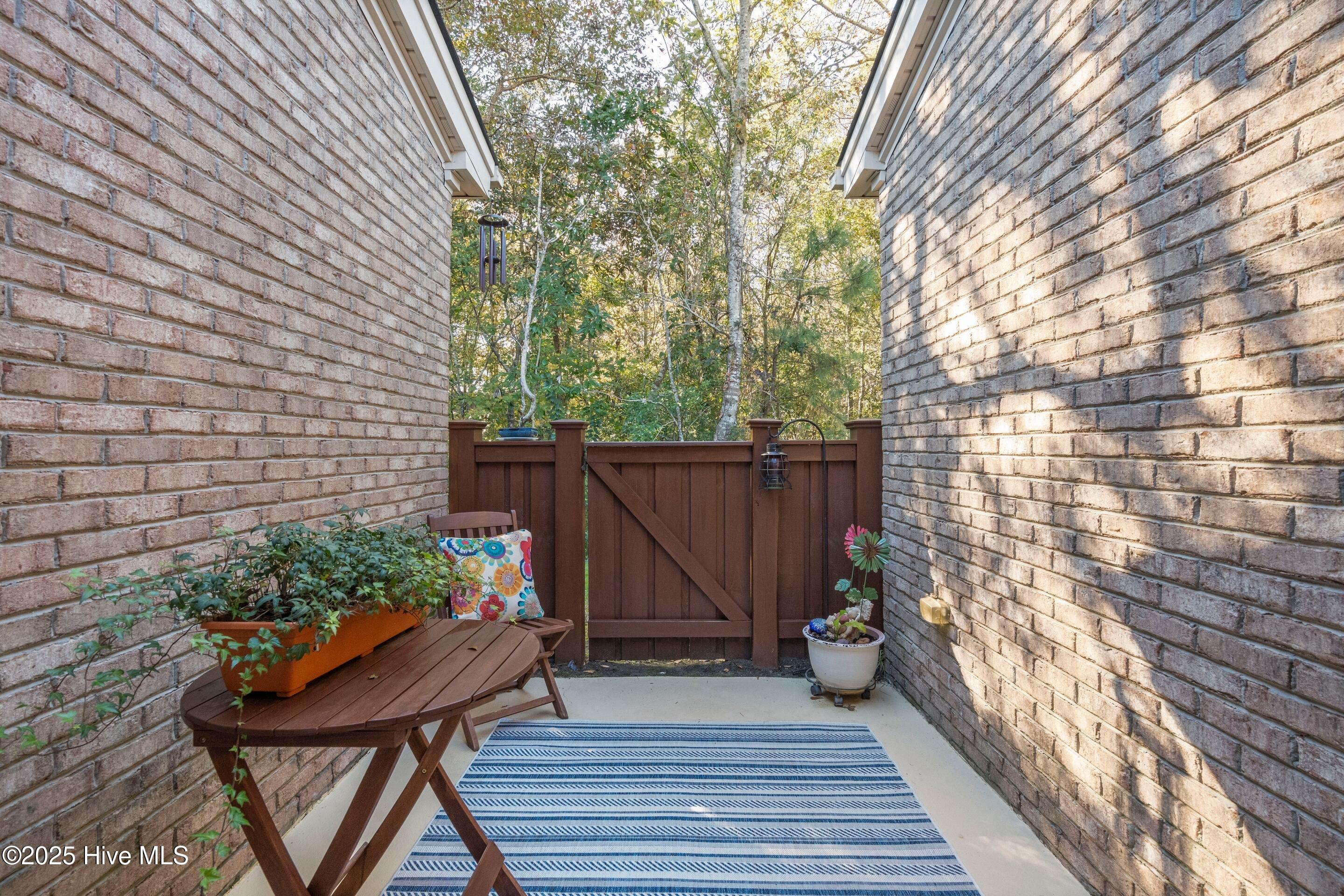 1137 Island Cove