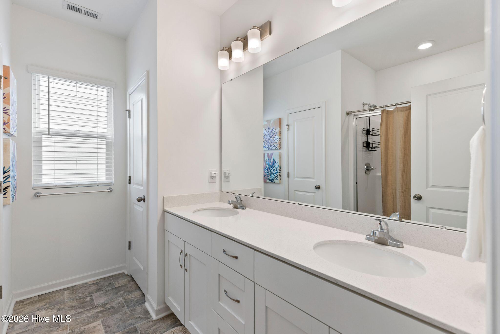 1405 Creekfront Drive