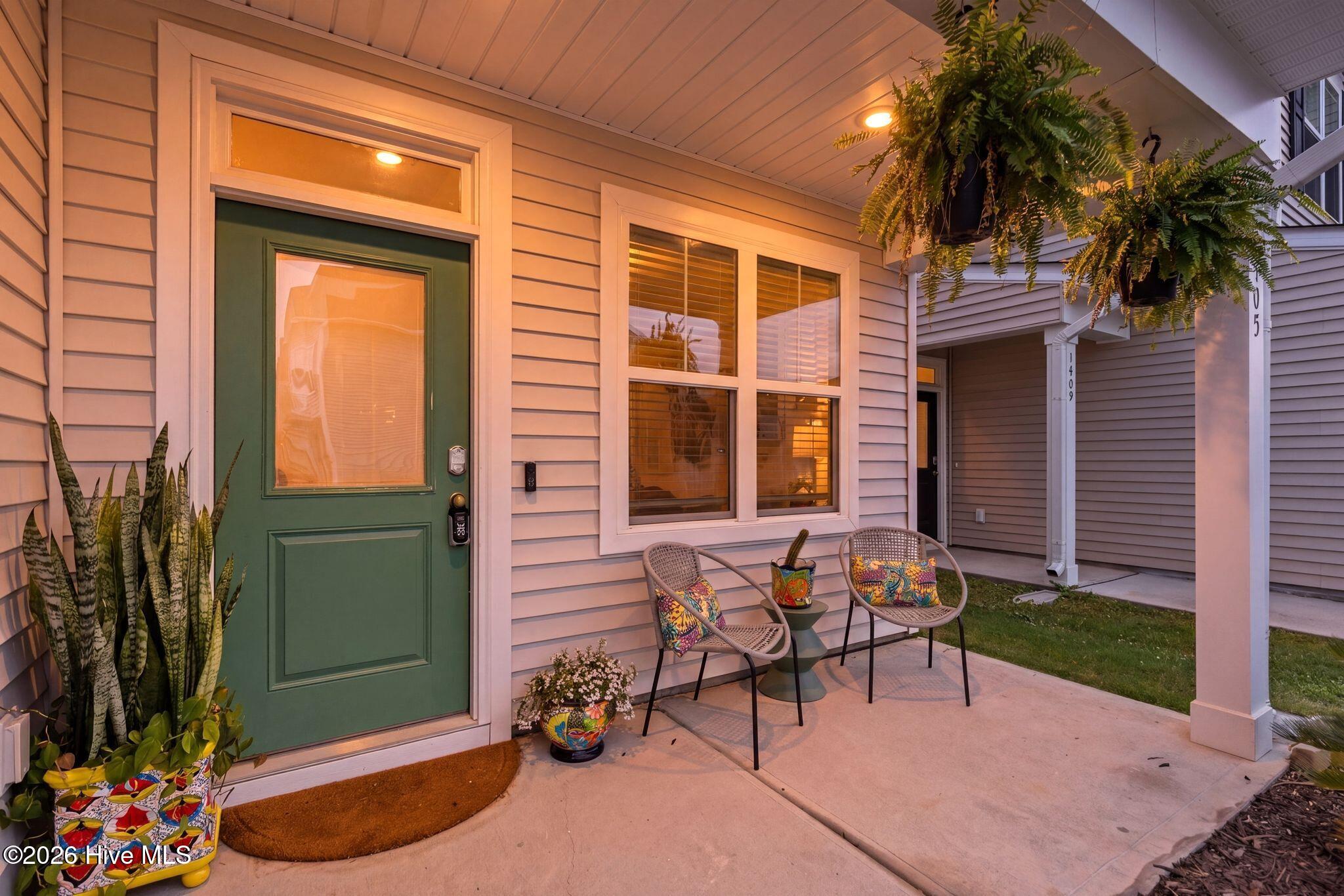1405 Creekfront Drive