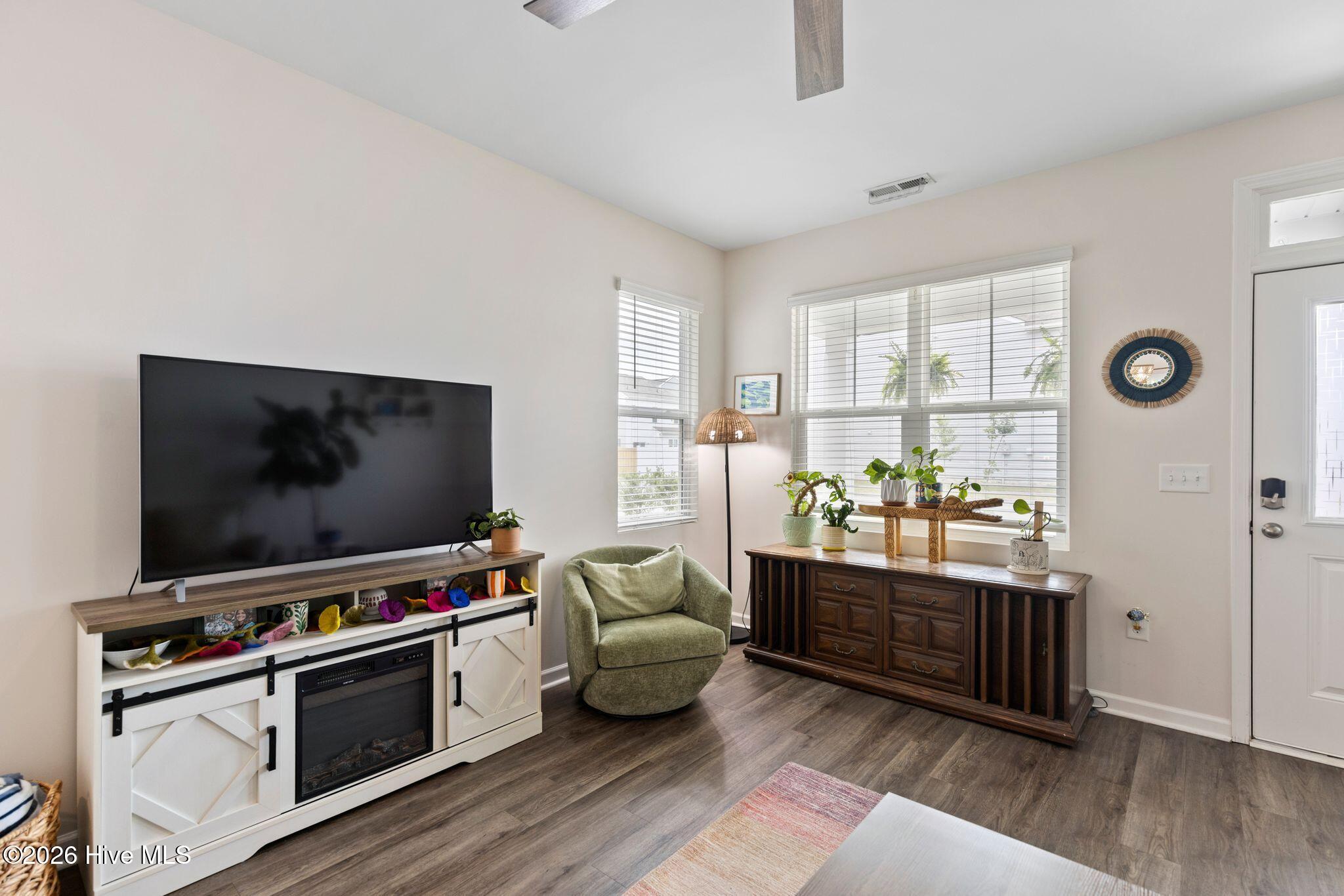 1405 Creekfront Drive