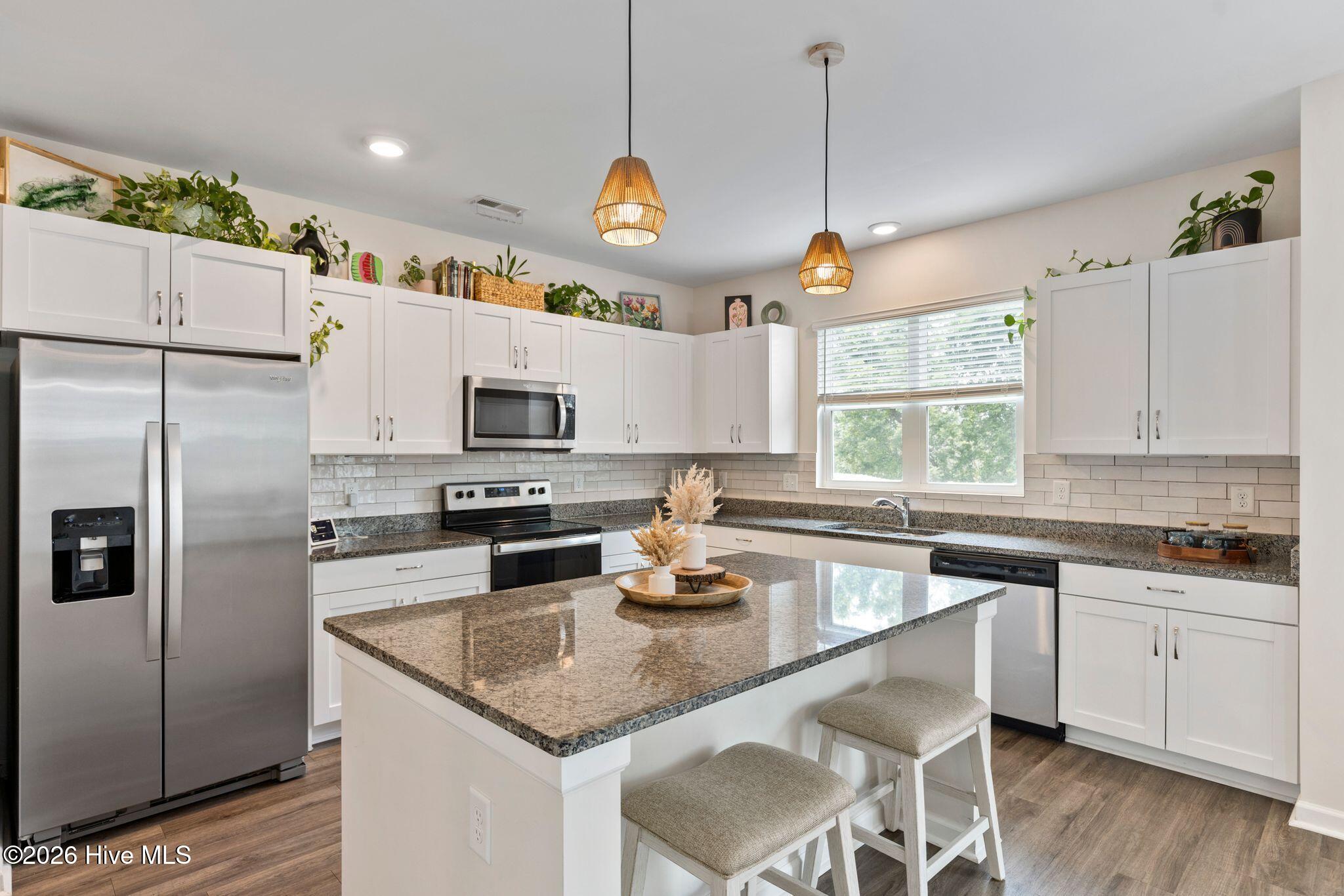 1405 Creekfront Drive