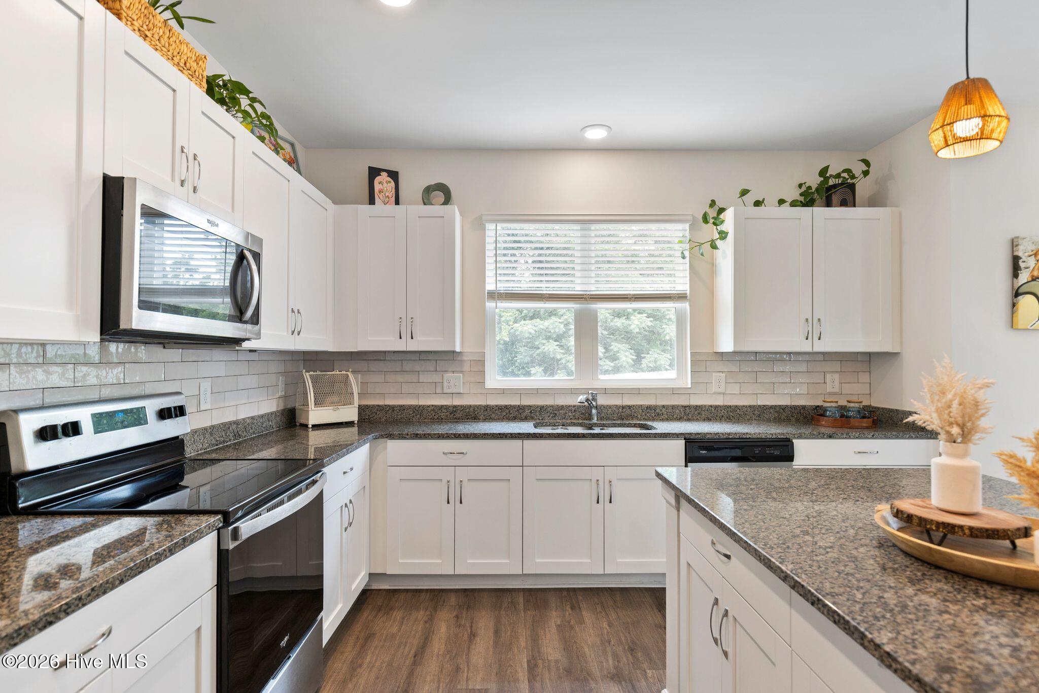 1405 Creekfront Drive