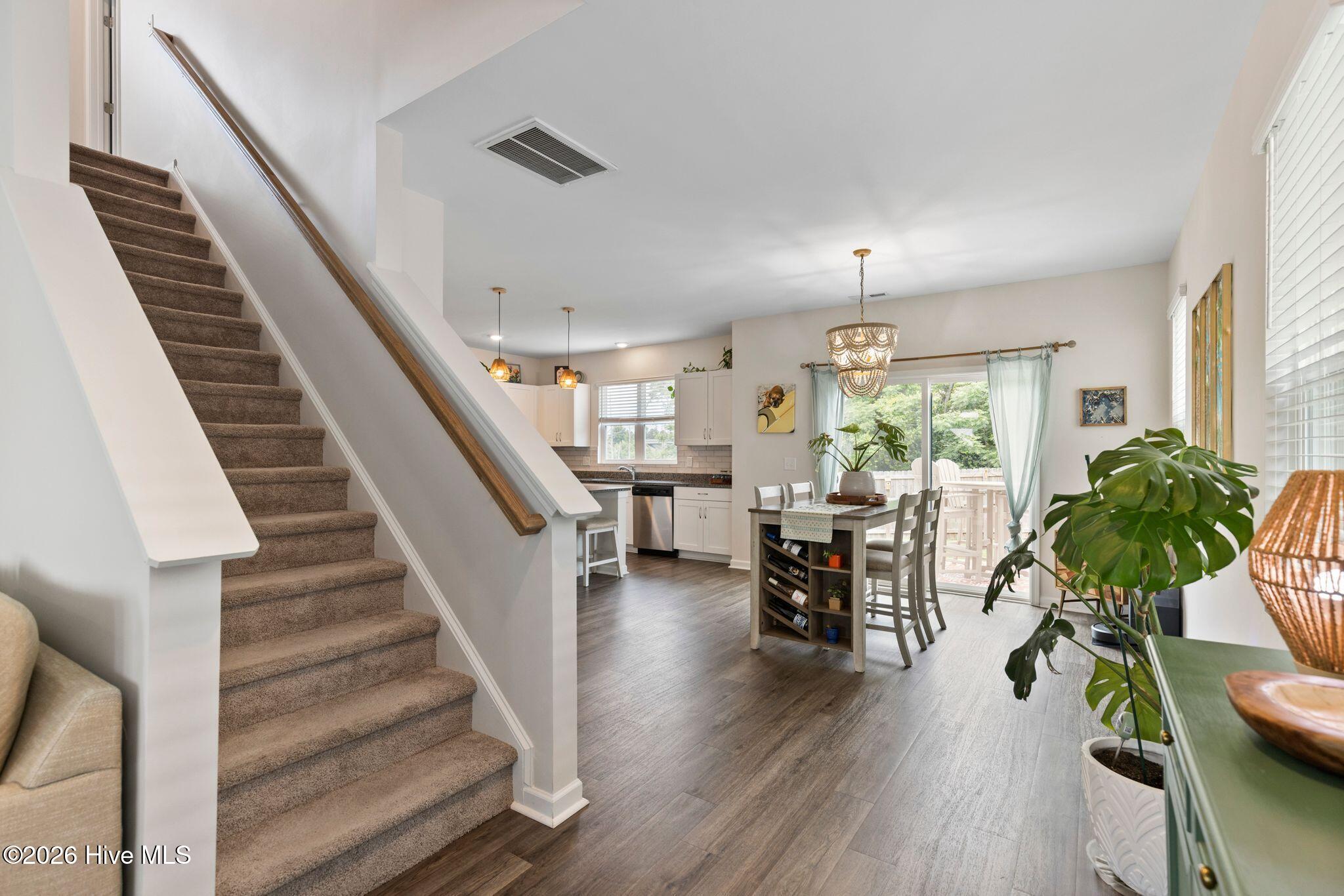 1405 Creekfront Drive