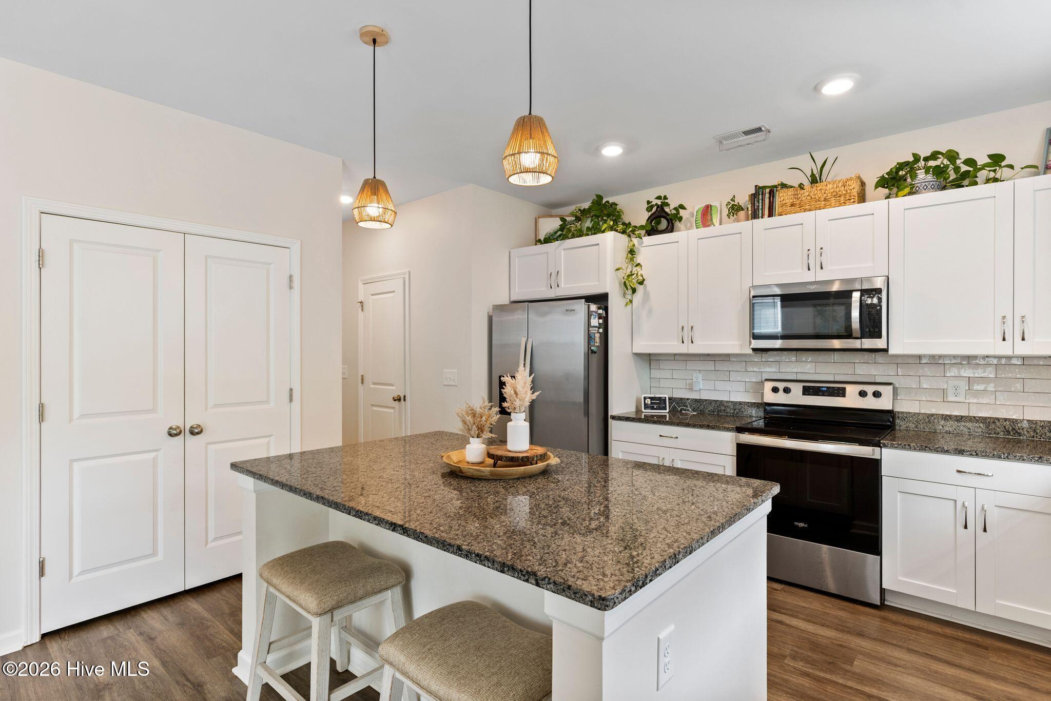 1405 Creekfront Drive
