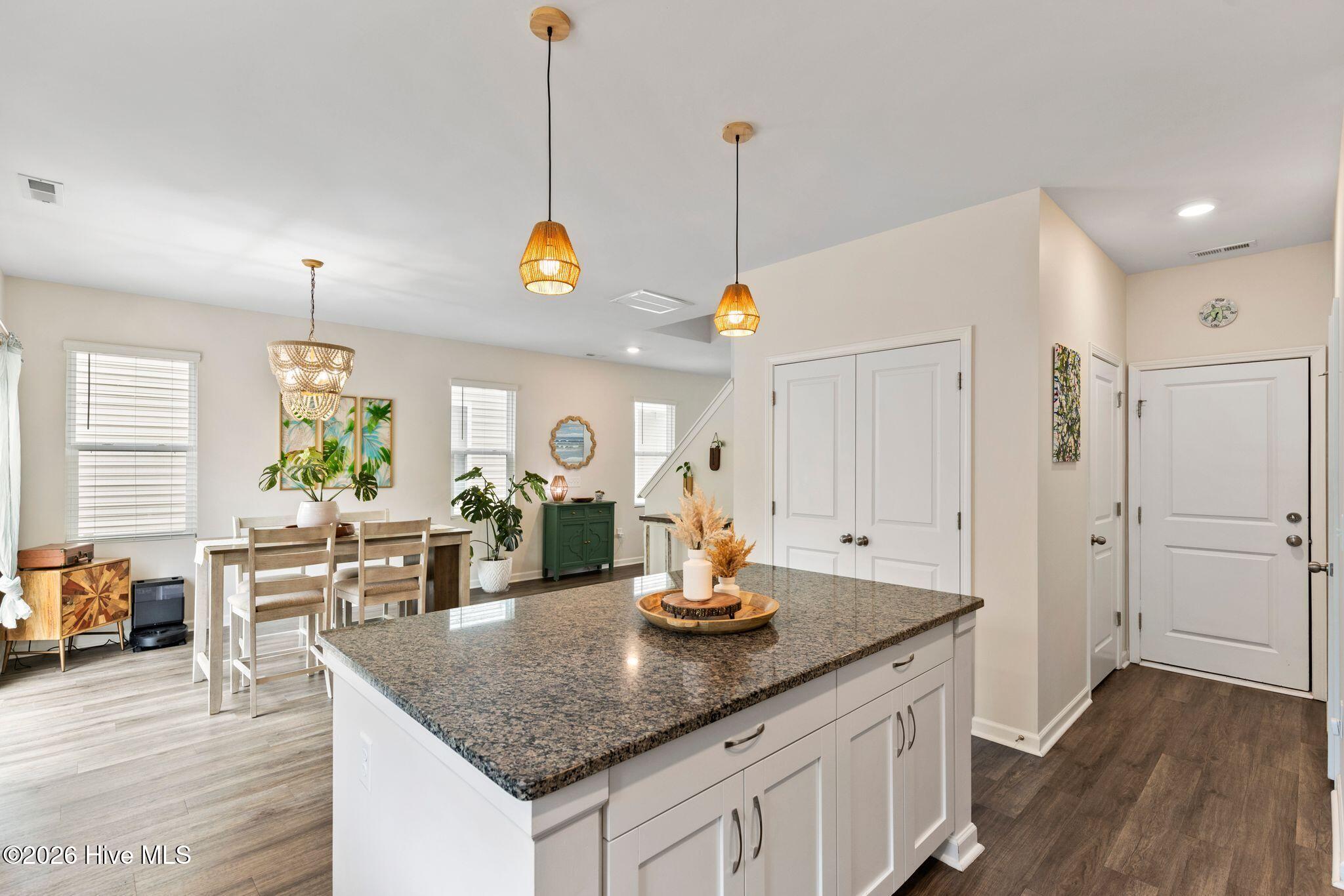 1405 Creekfront Drive