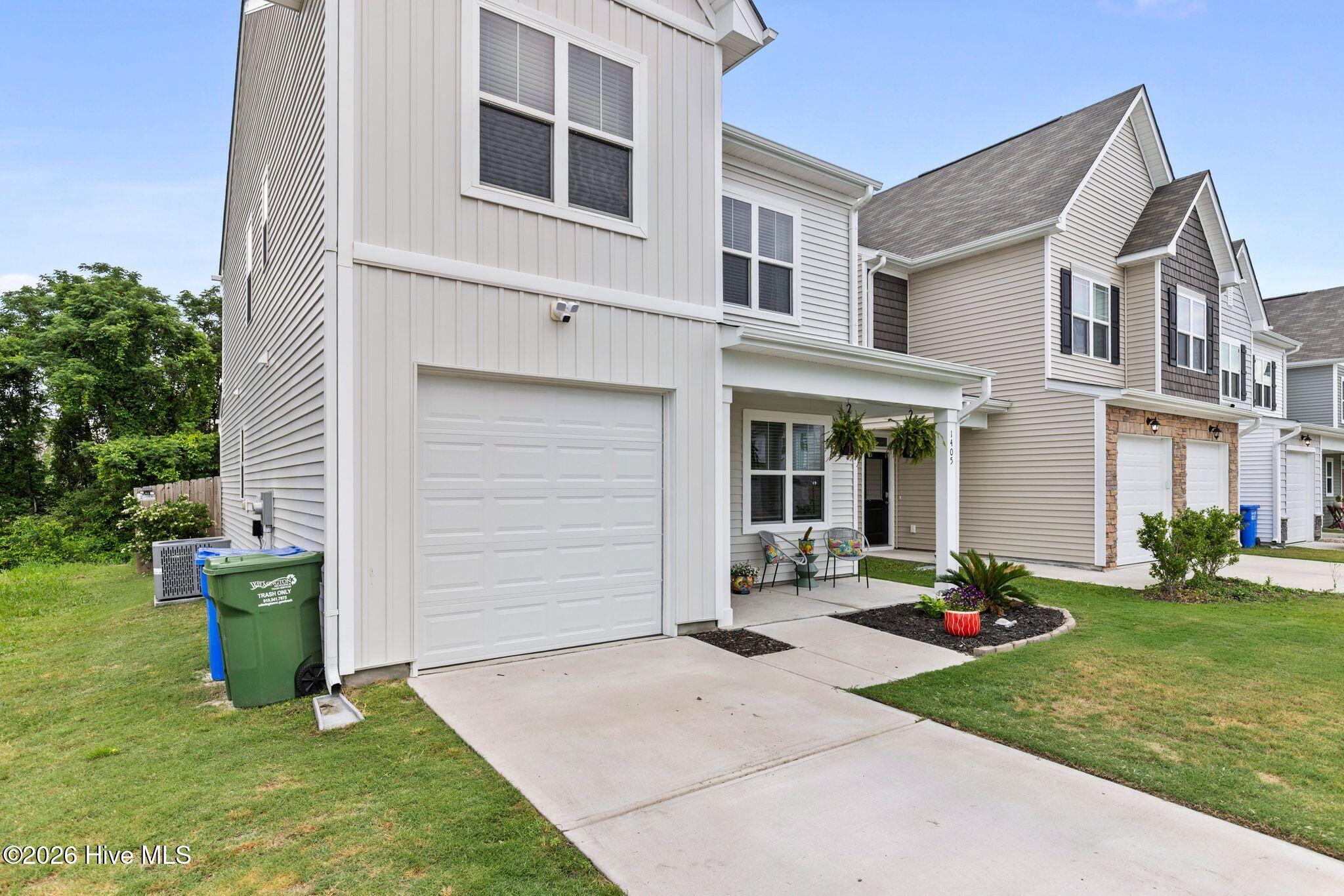 1405 Creekfront Drive