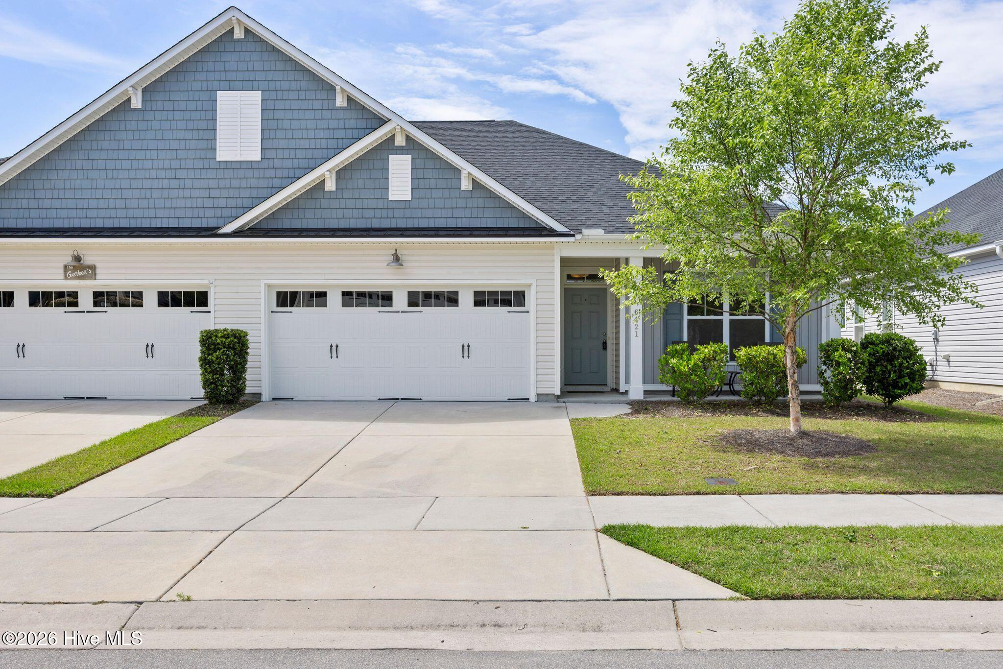 6421 Pinnacle Point
