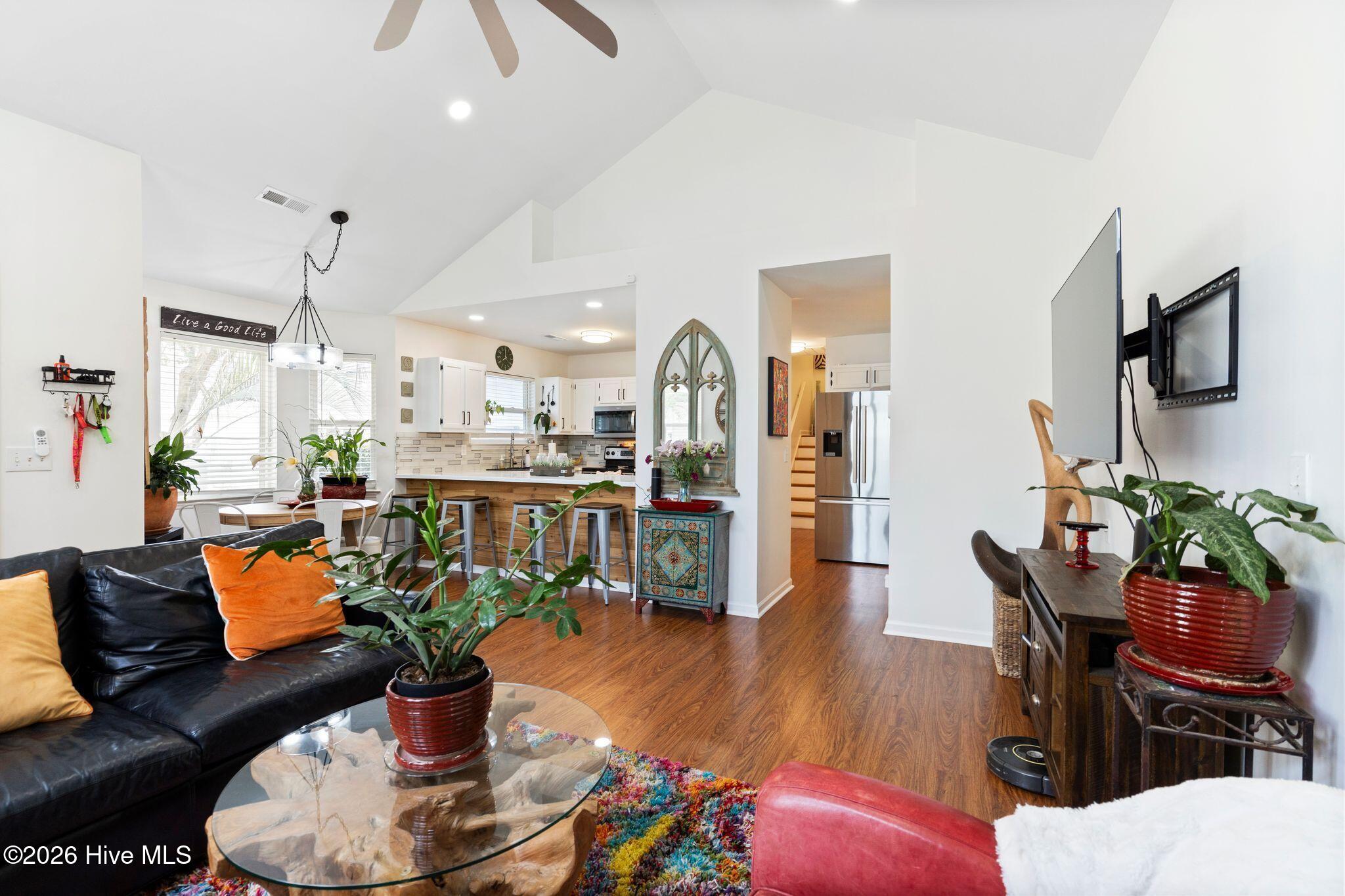 3314 Belmont Circle