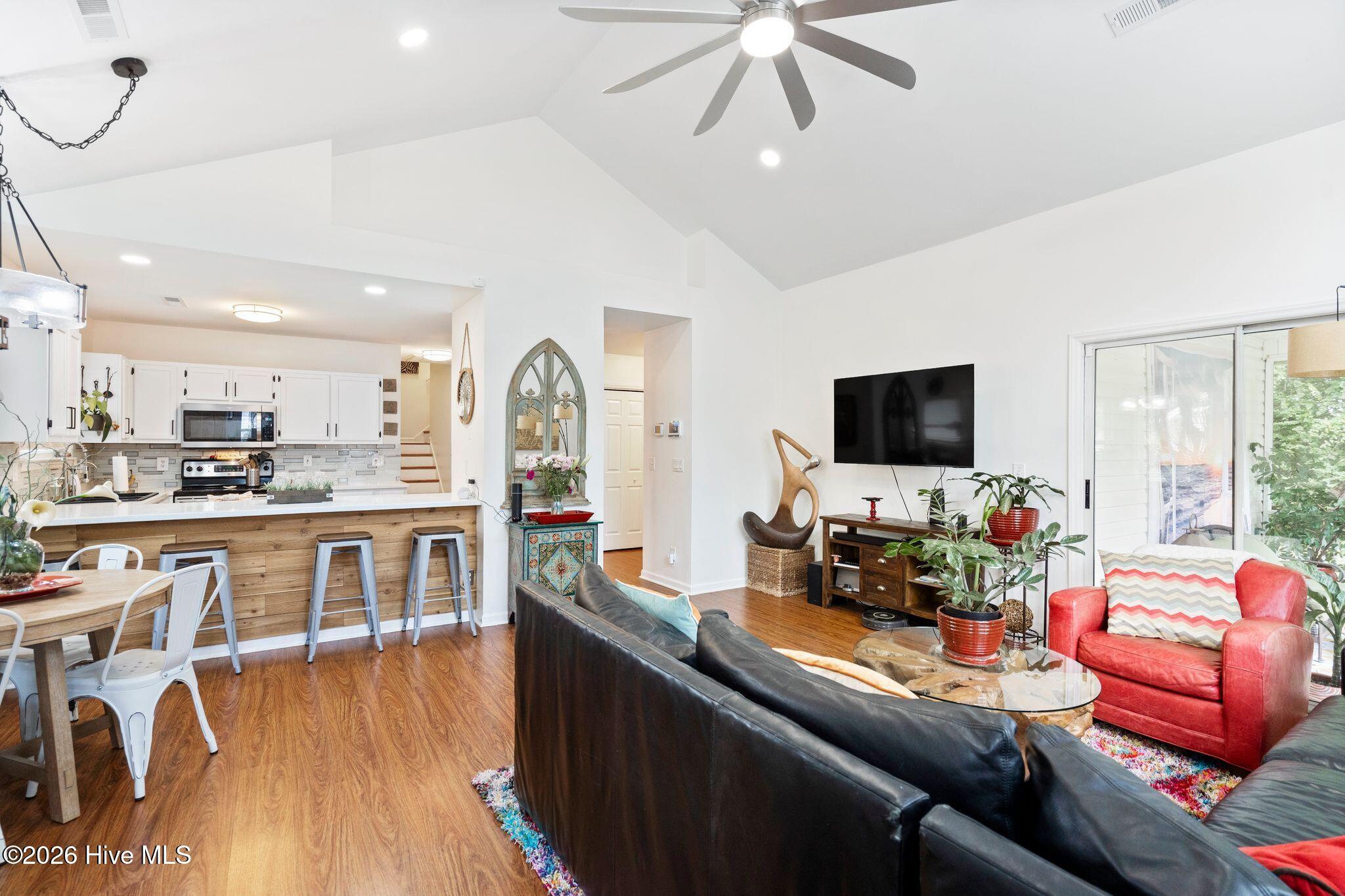 3314 Belmont Circle