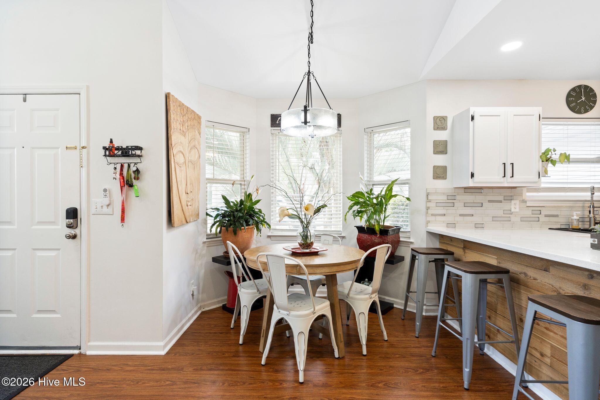 3314 Belmont Circle