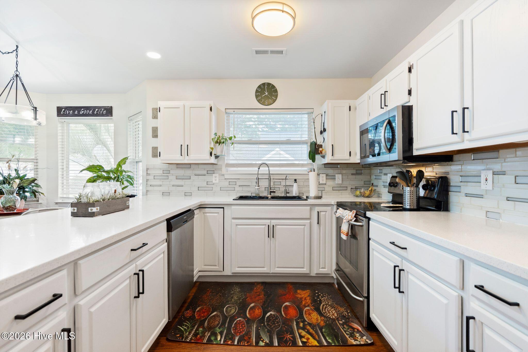 3314 Belmont Circle