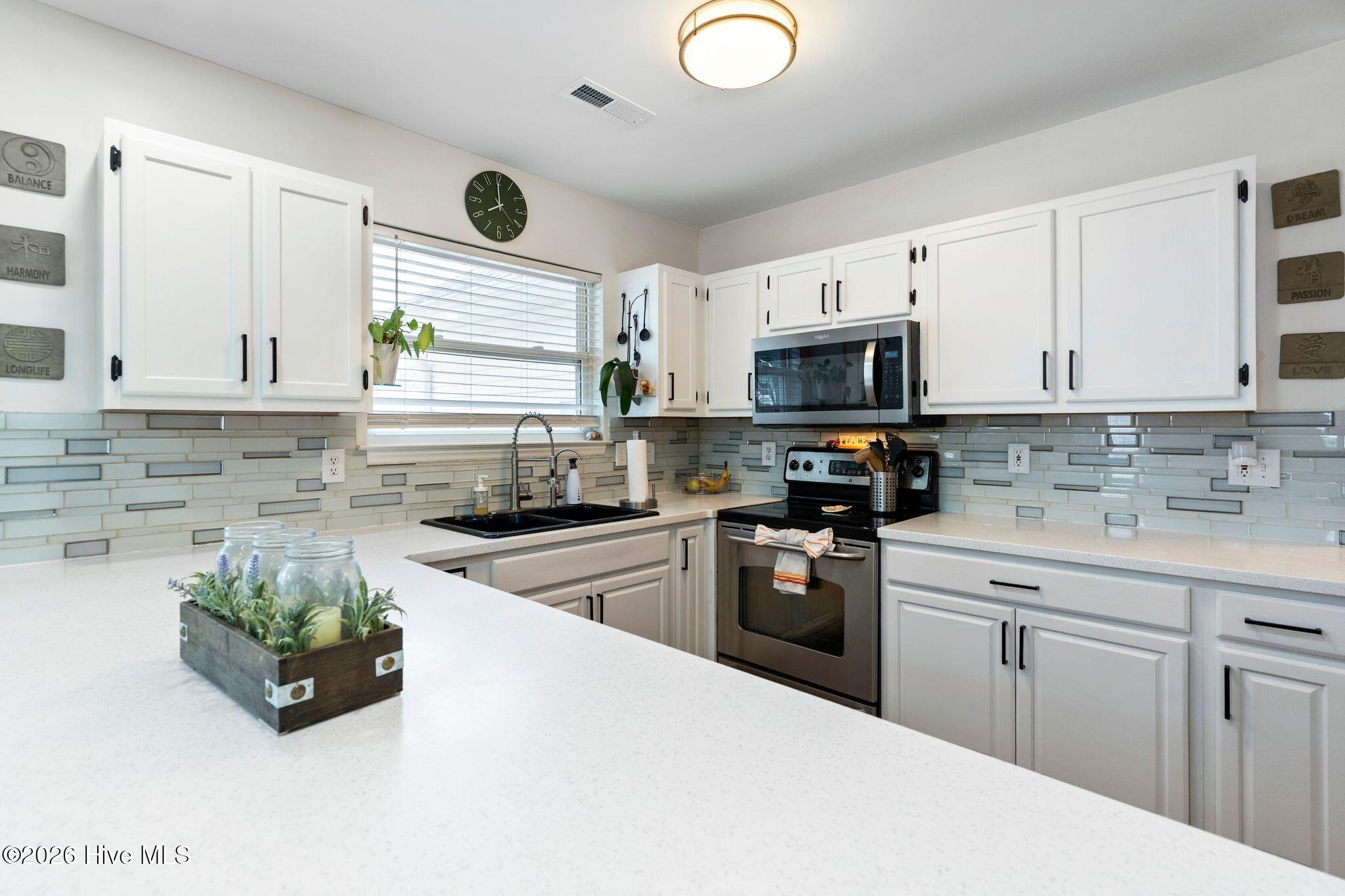 3314 Belmont Circle