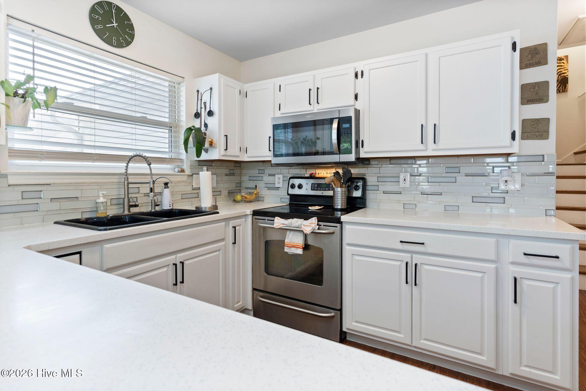 3314 Belmont Circle