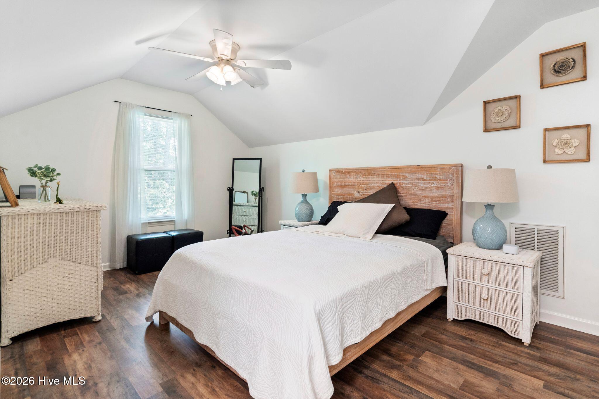 3314 Belmont Circle