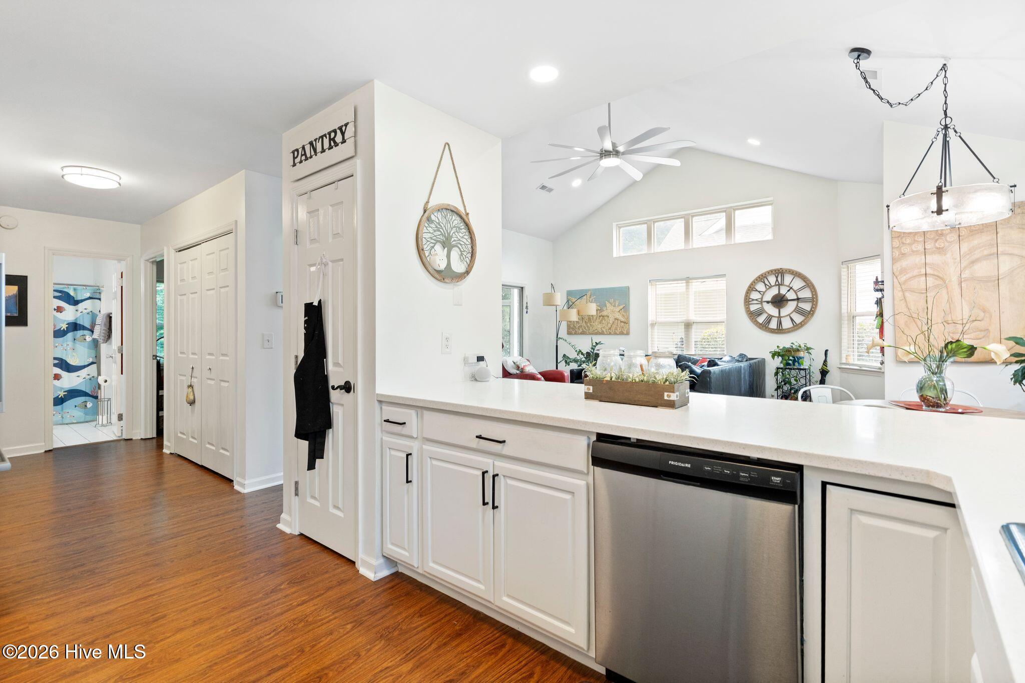 3314 Belmont Circle